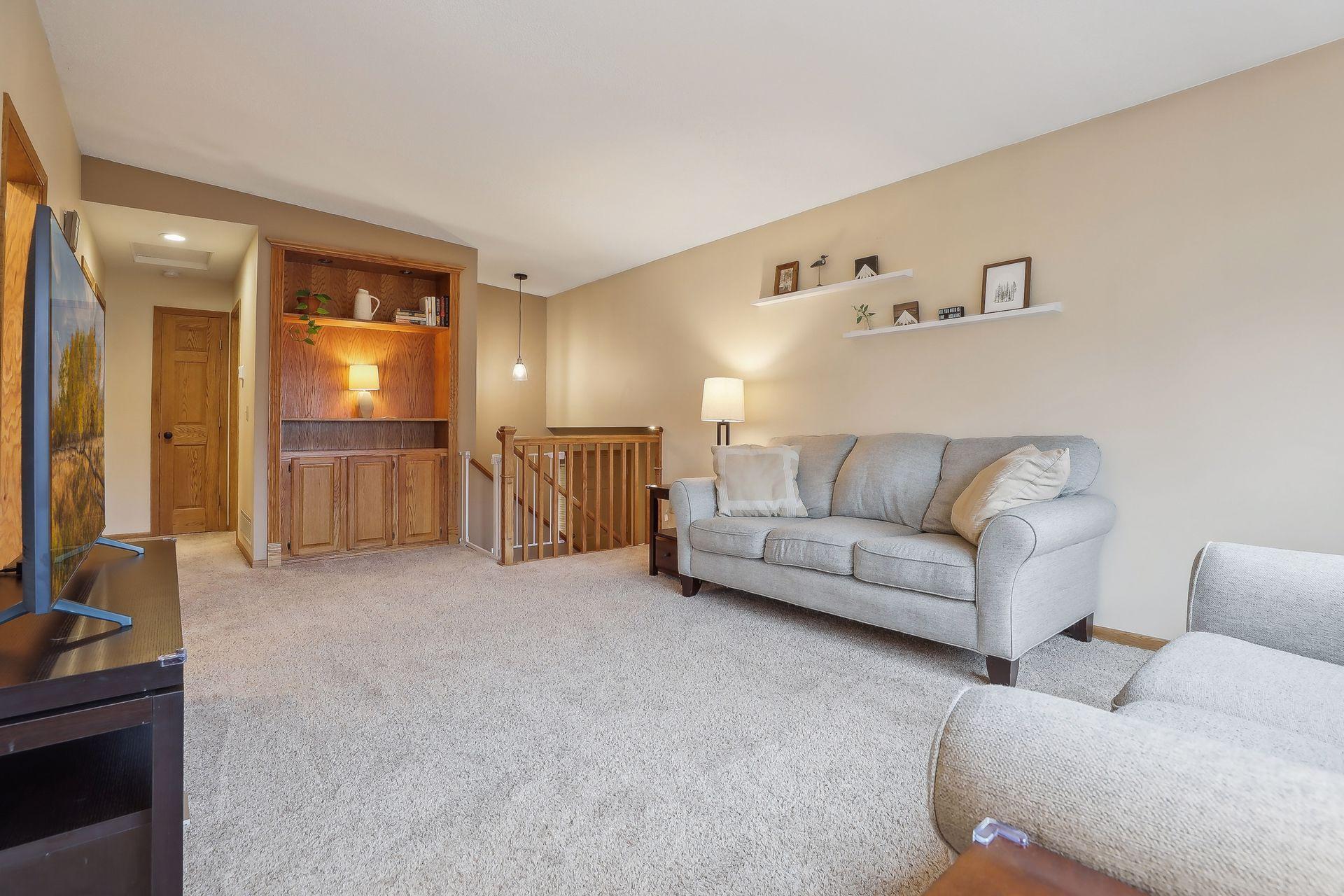 9404 Wellington Lane N