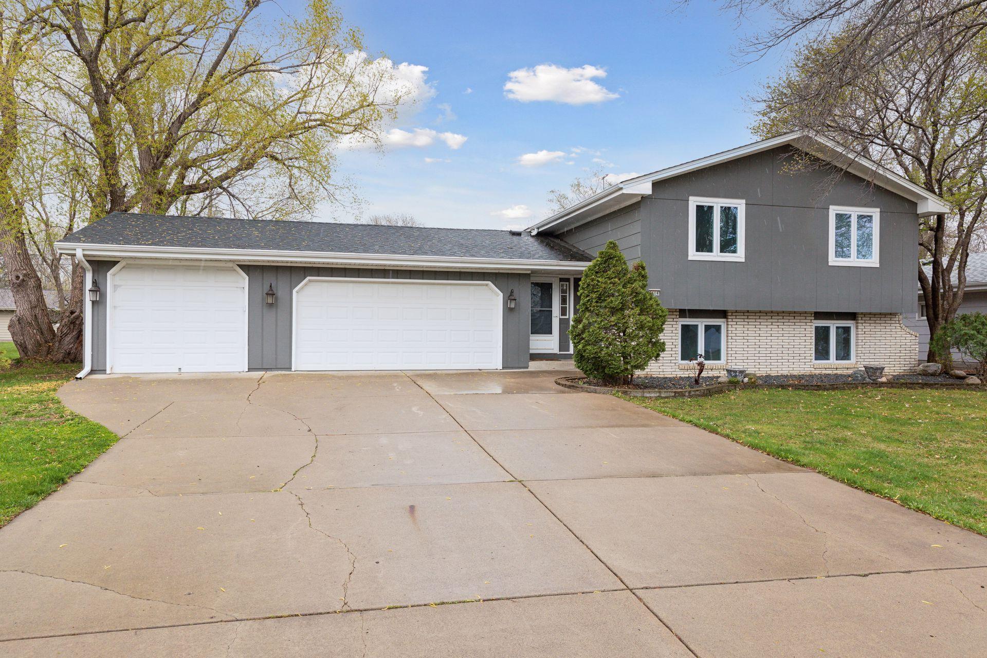 9404 Wellington Lane N