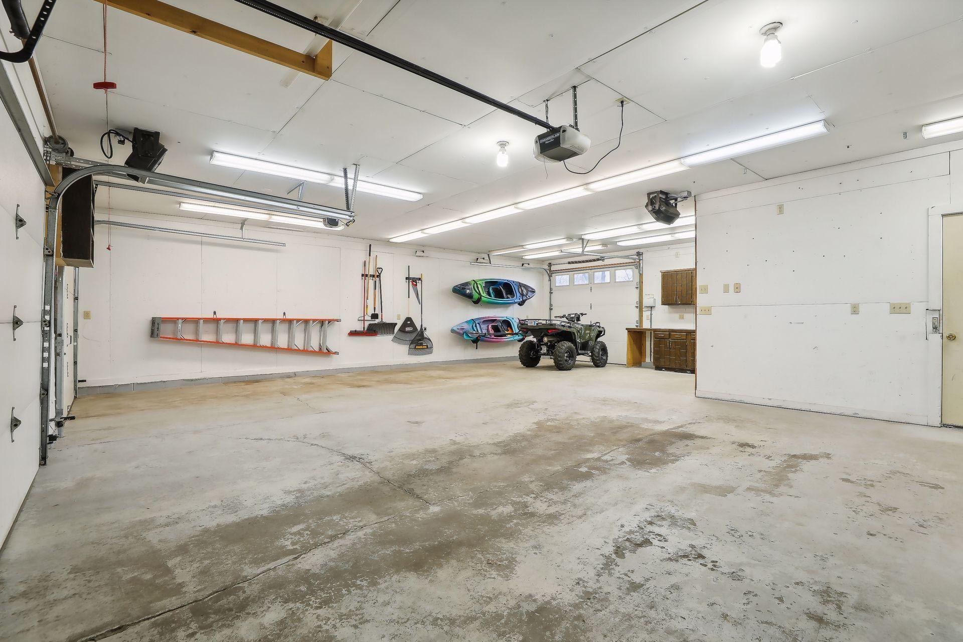 9404 Wellington Lane N