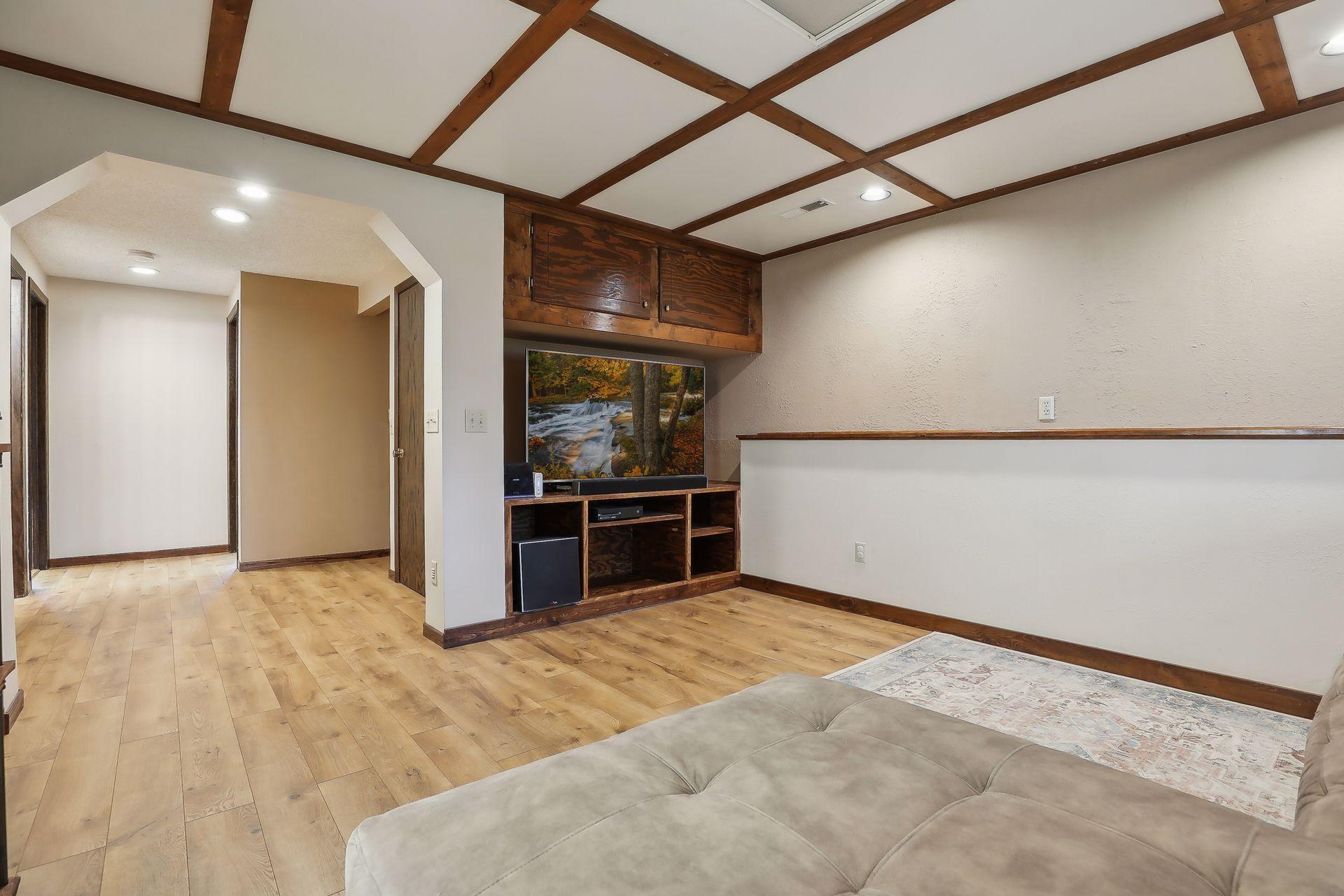 9404 Wellington Lane N