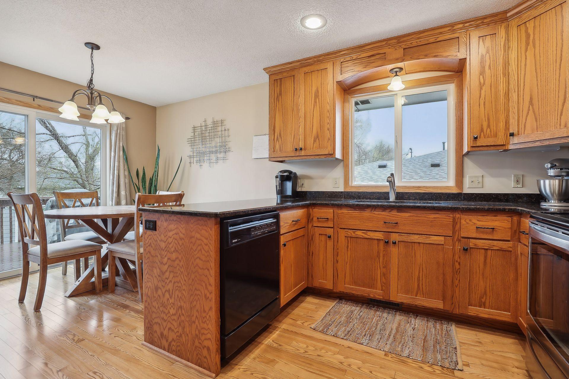 9404 Wellington Lane N