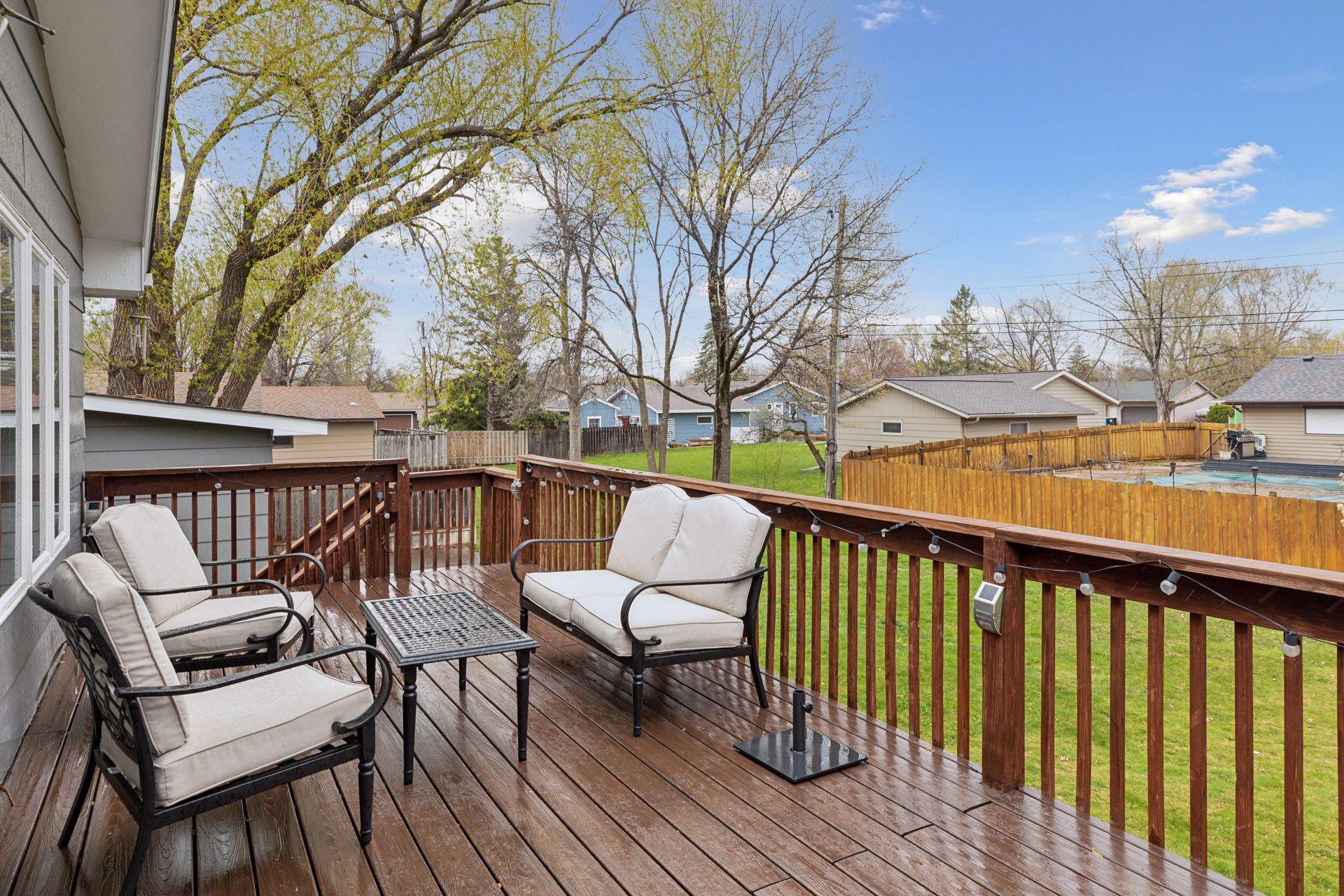 9404 Wellington Lane N