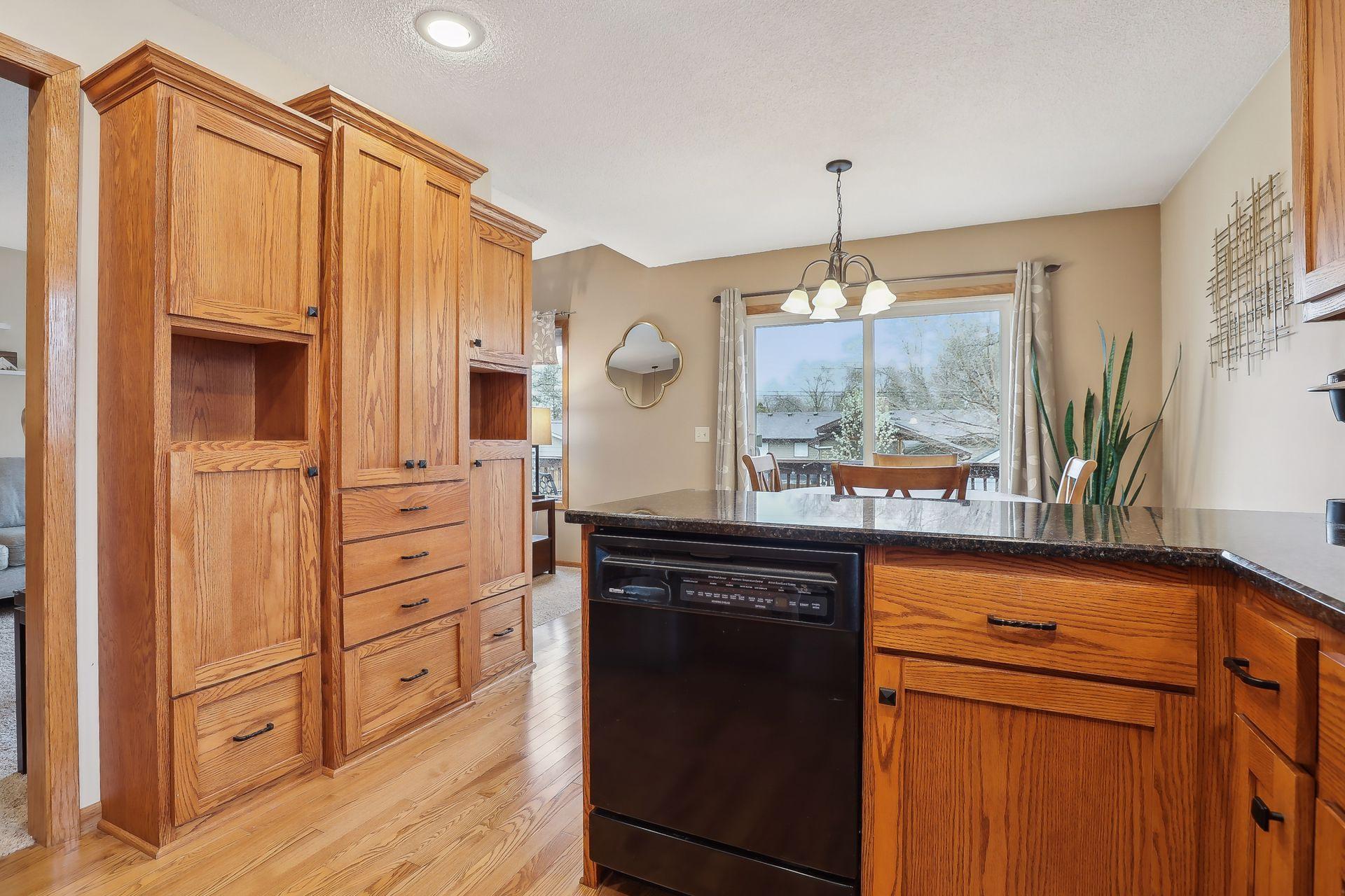 9404 Wellington Lane N