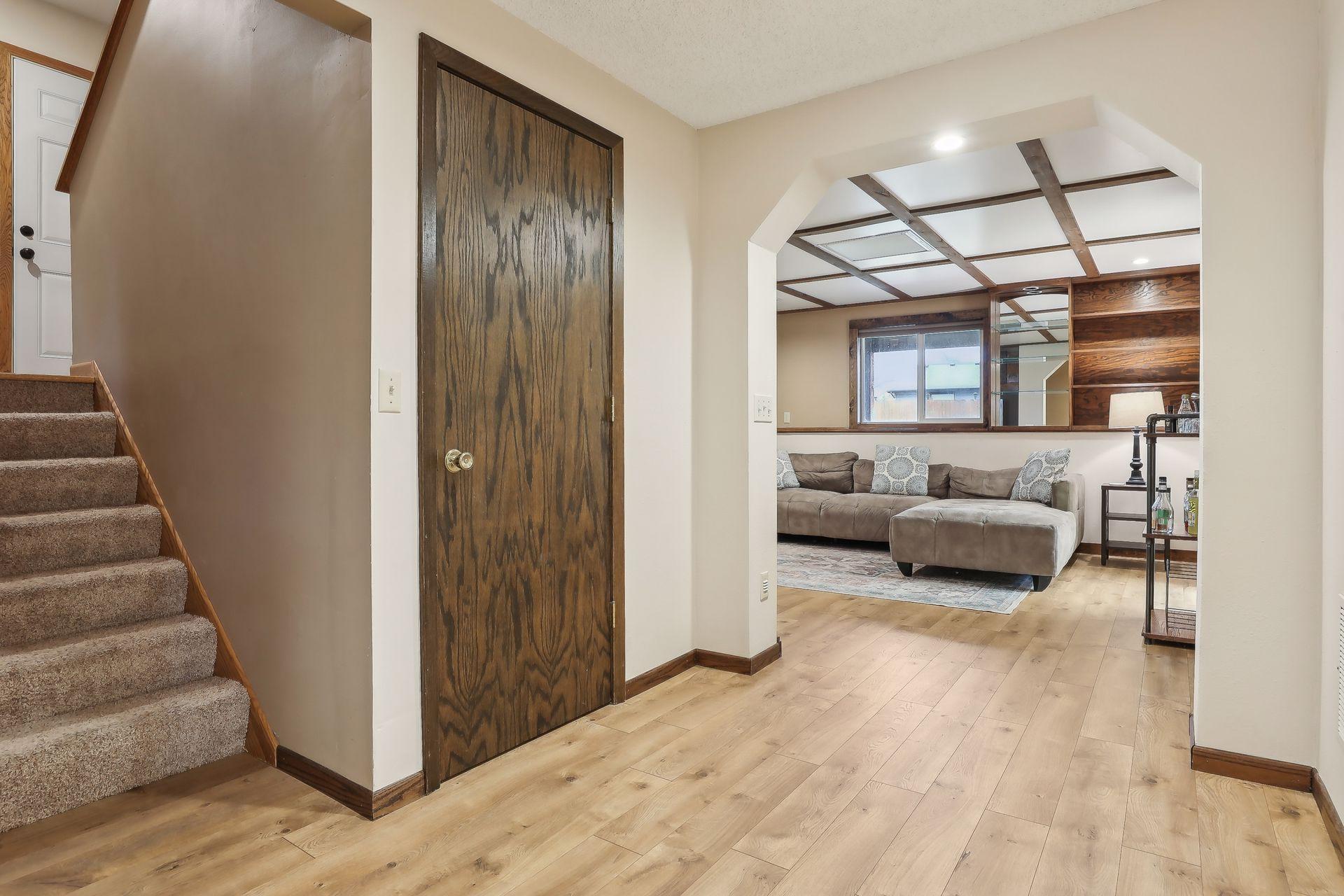 9404 Wellington Lane N