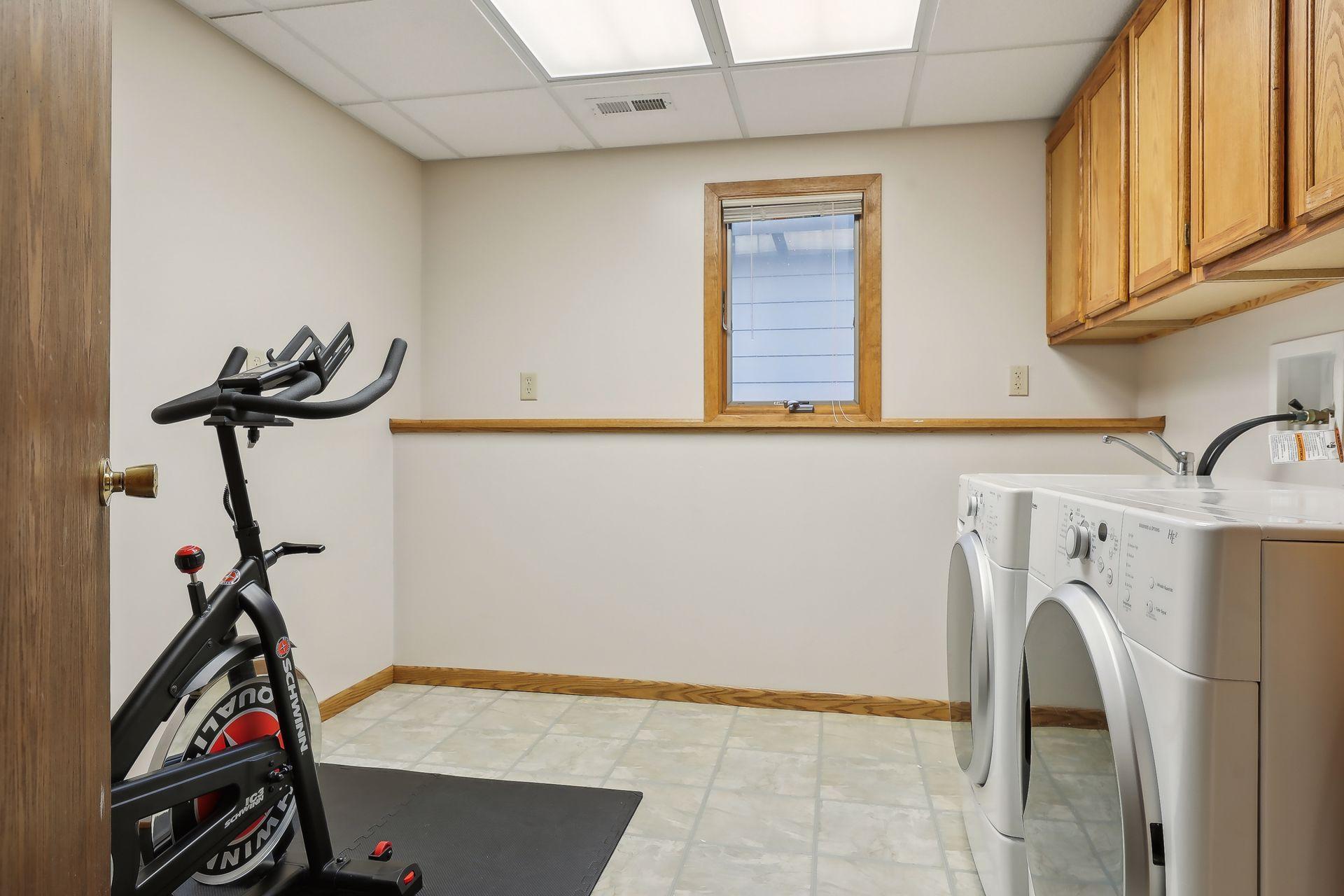 9404 Wellington Lane N