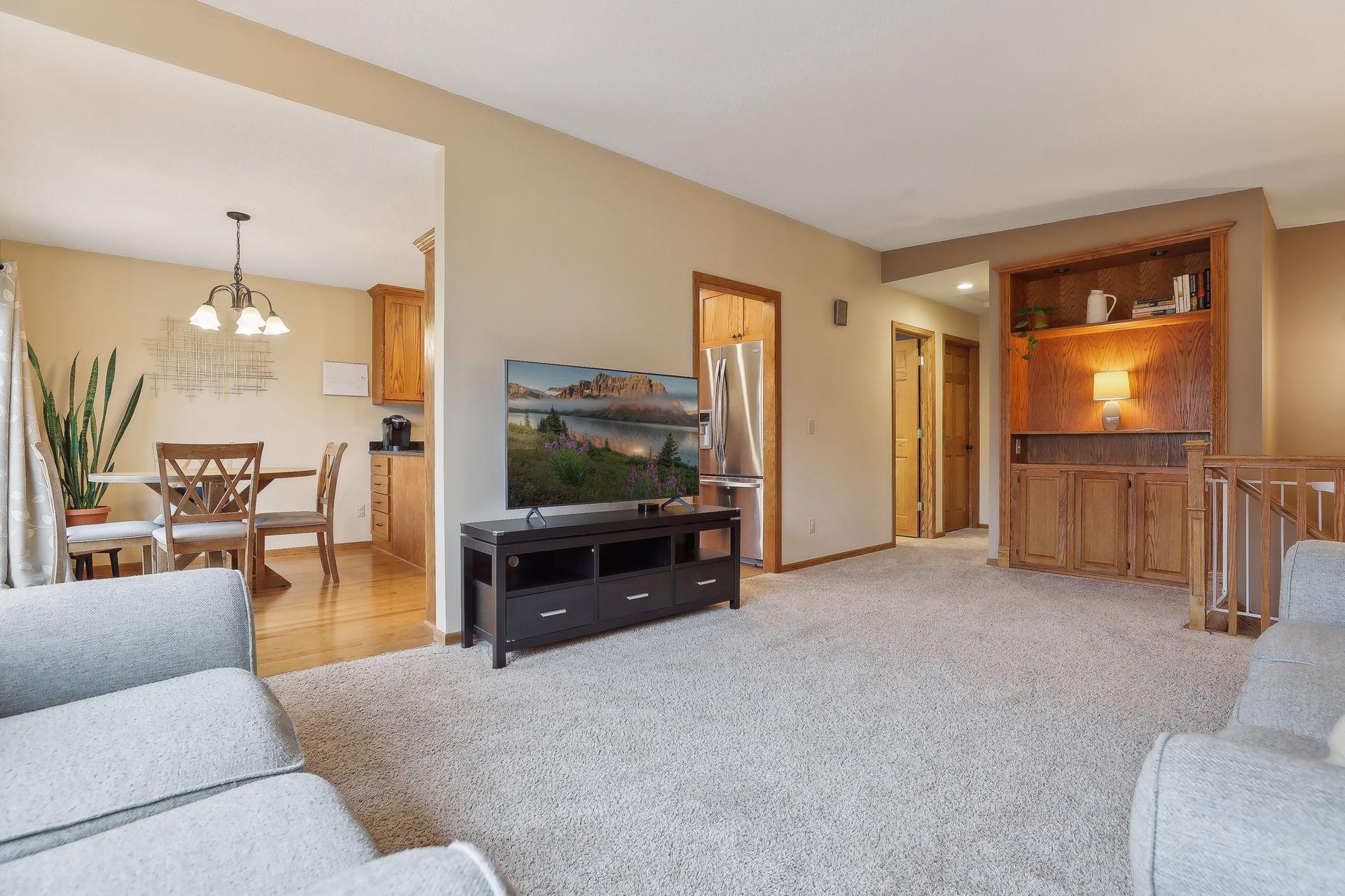 9404 Wellington Lane N