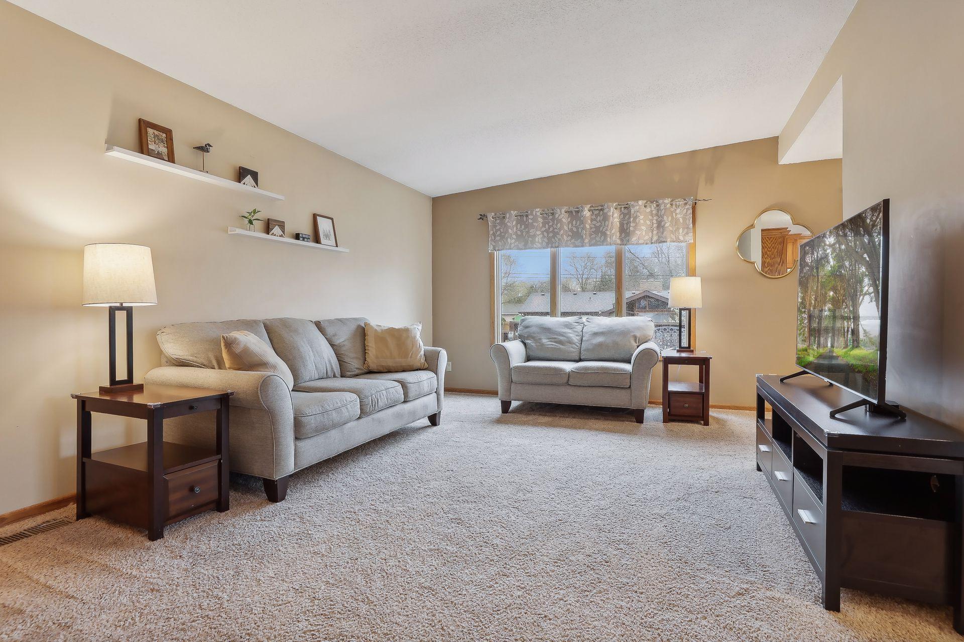 9404 Wellington Lane N