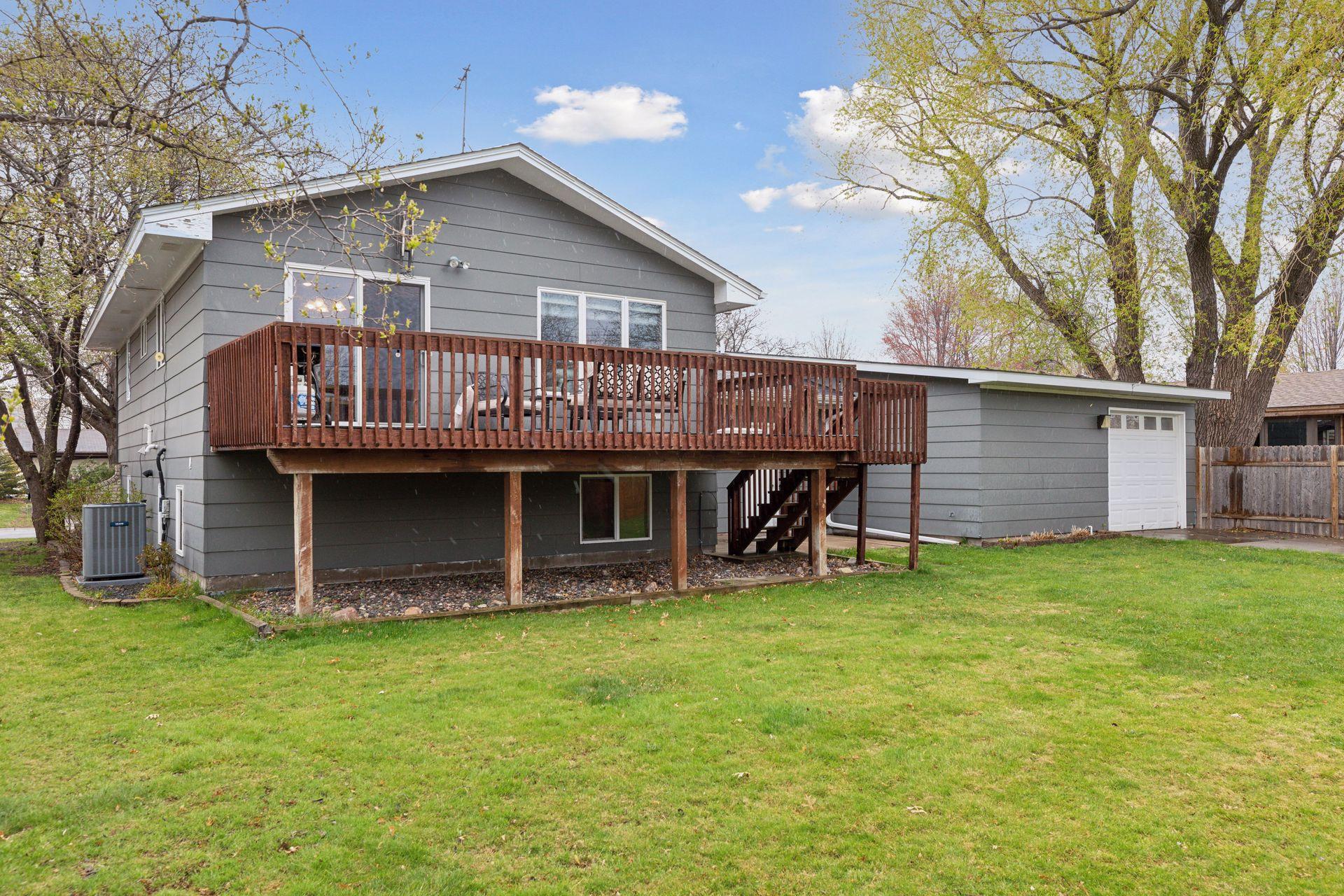 9404 Wellington Lane N