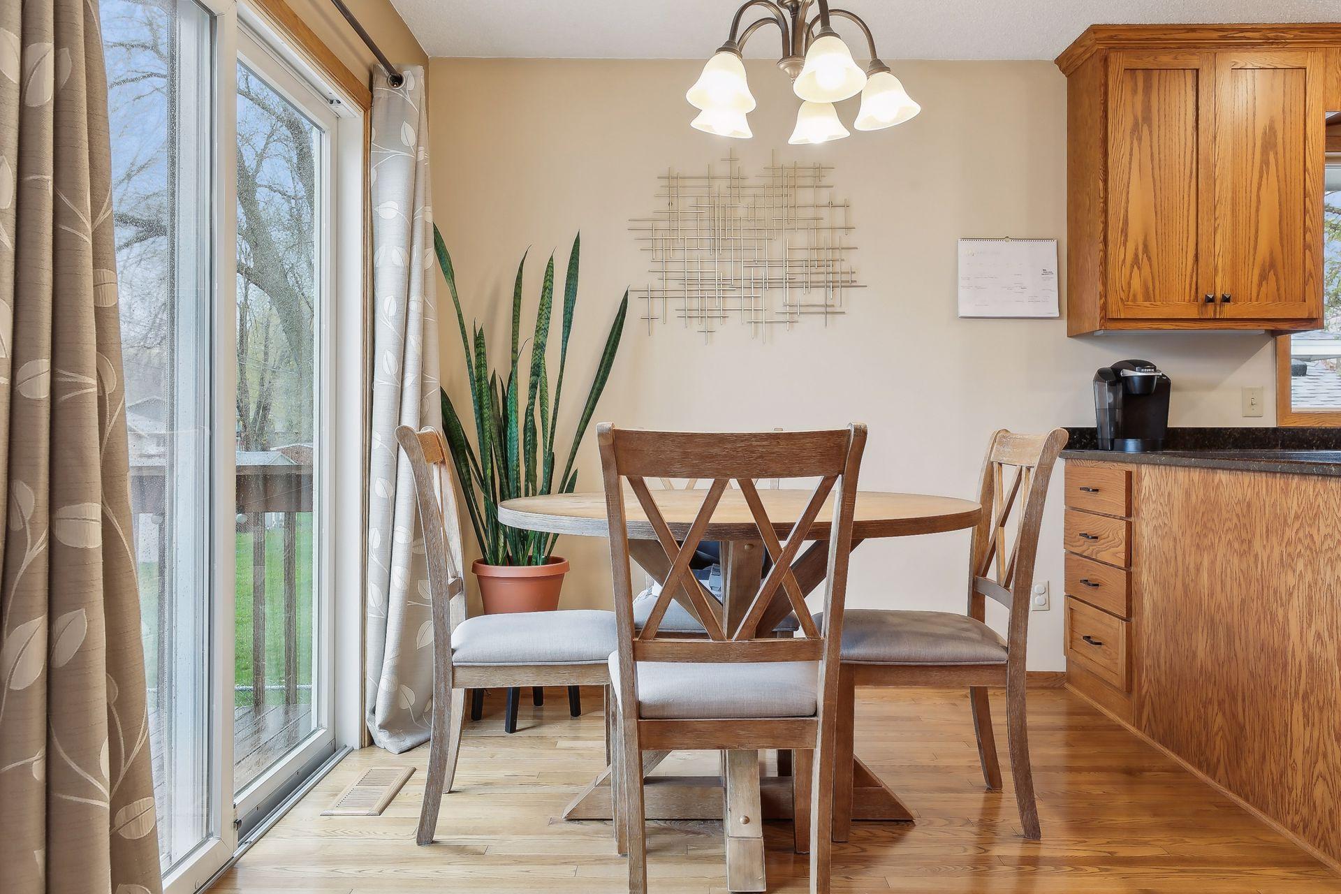 9404 Wellington Lane N