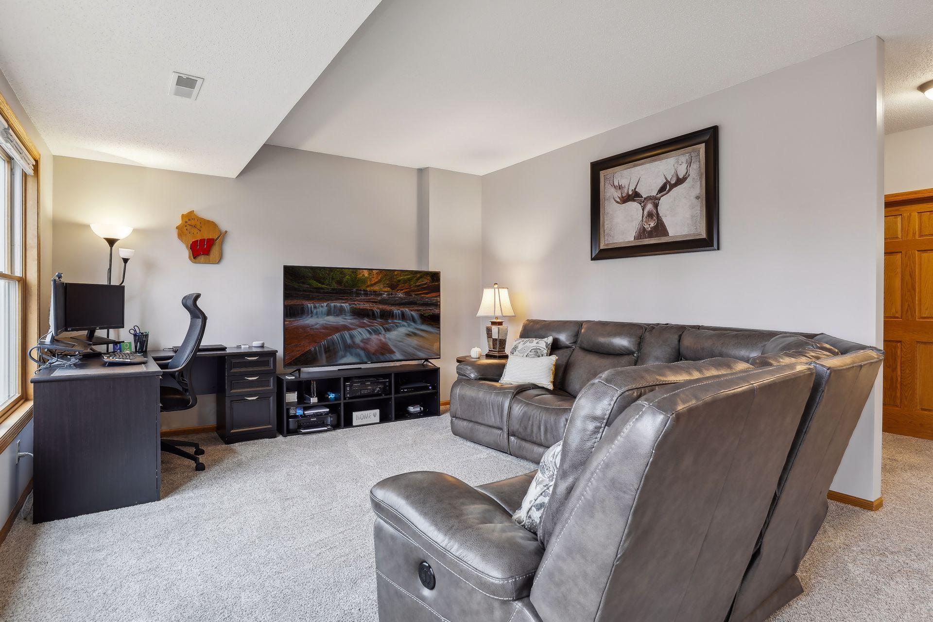 1104 Willow River Road N