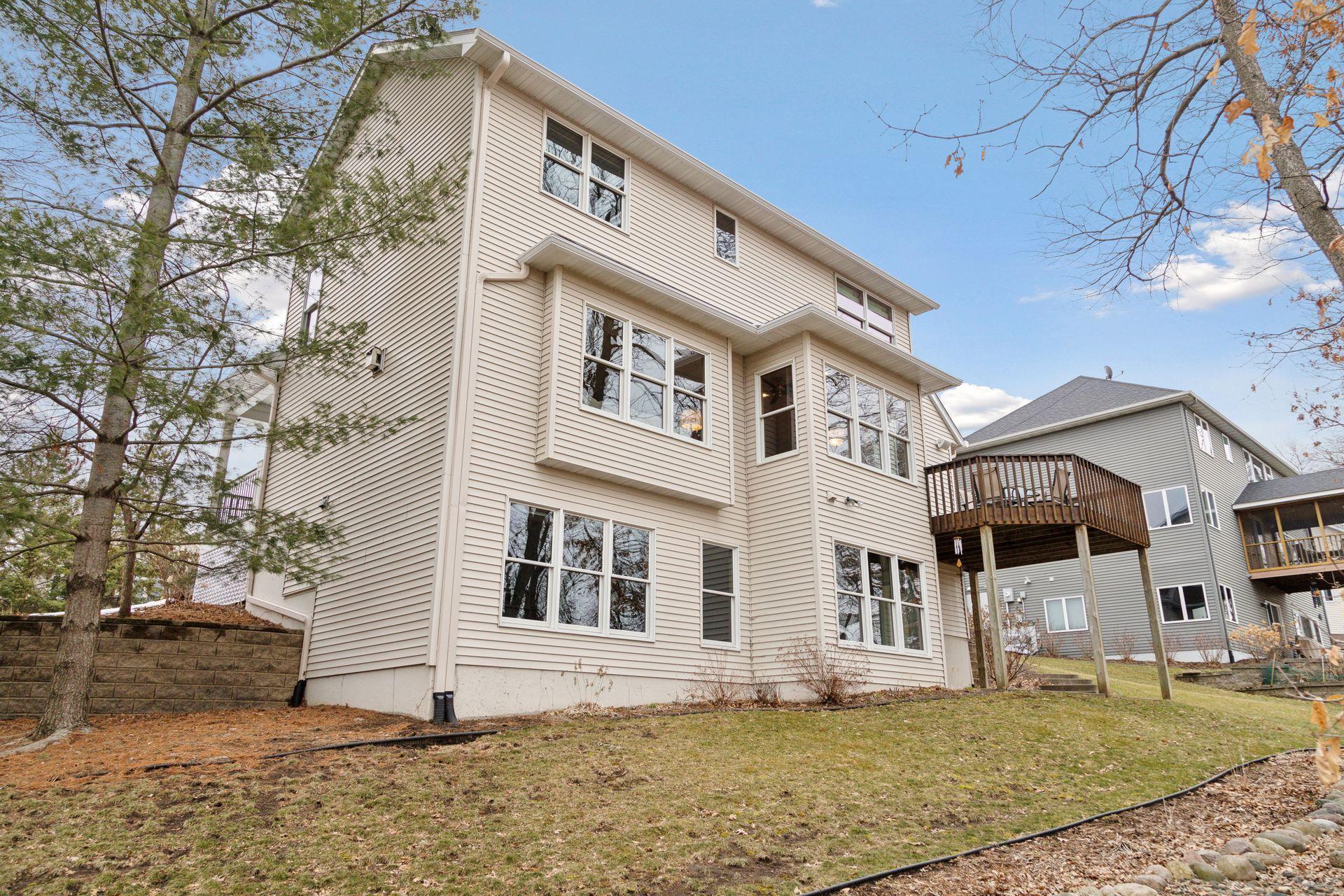 1104 Willow River Road N