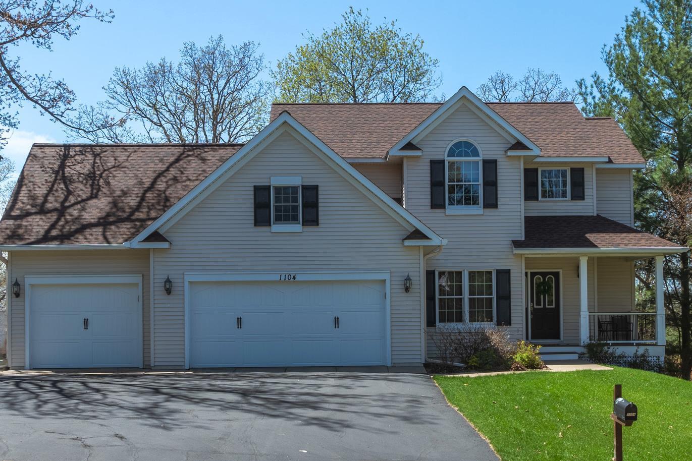 1104 Willow River Road N