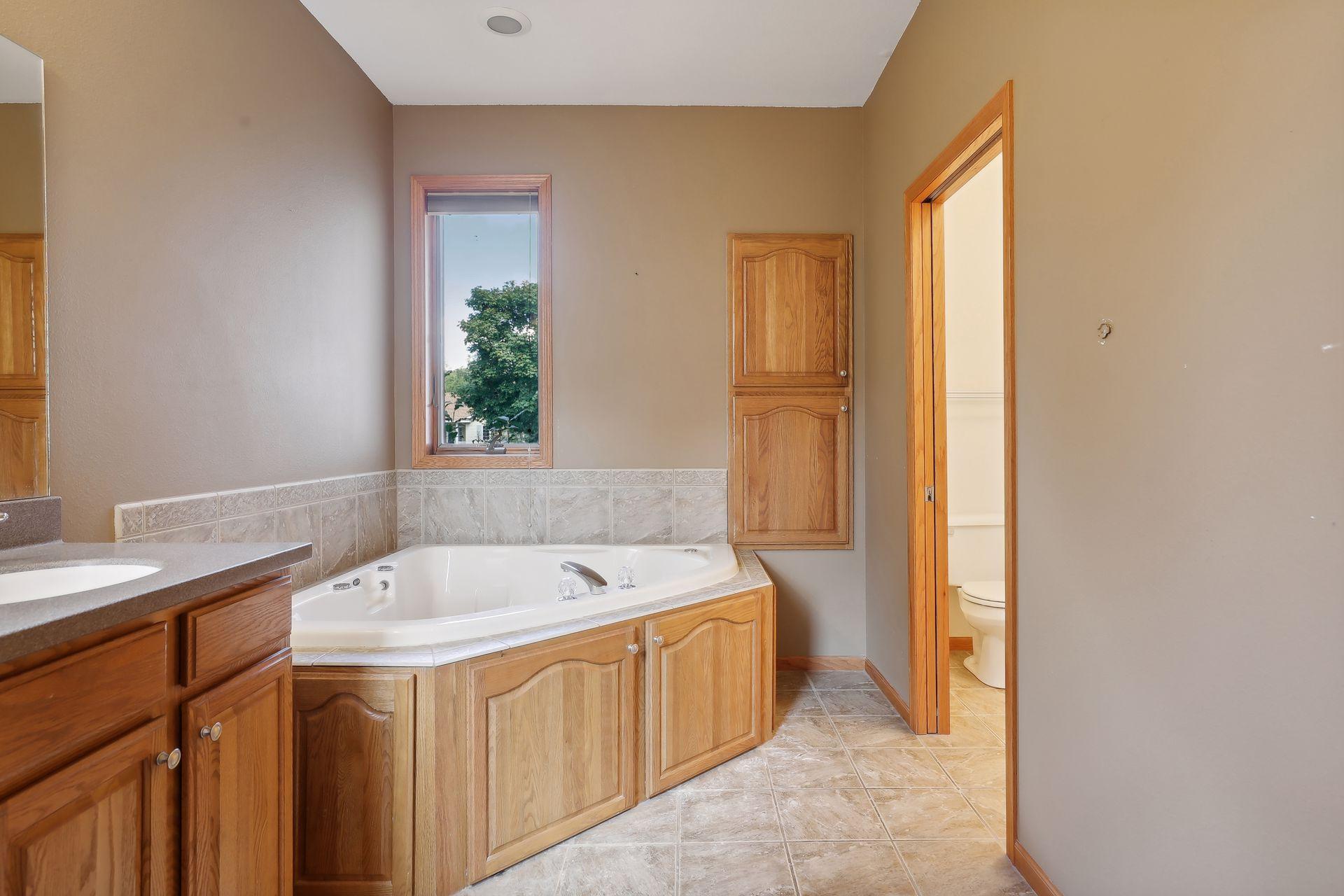 151 Sunwood Valley Lane