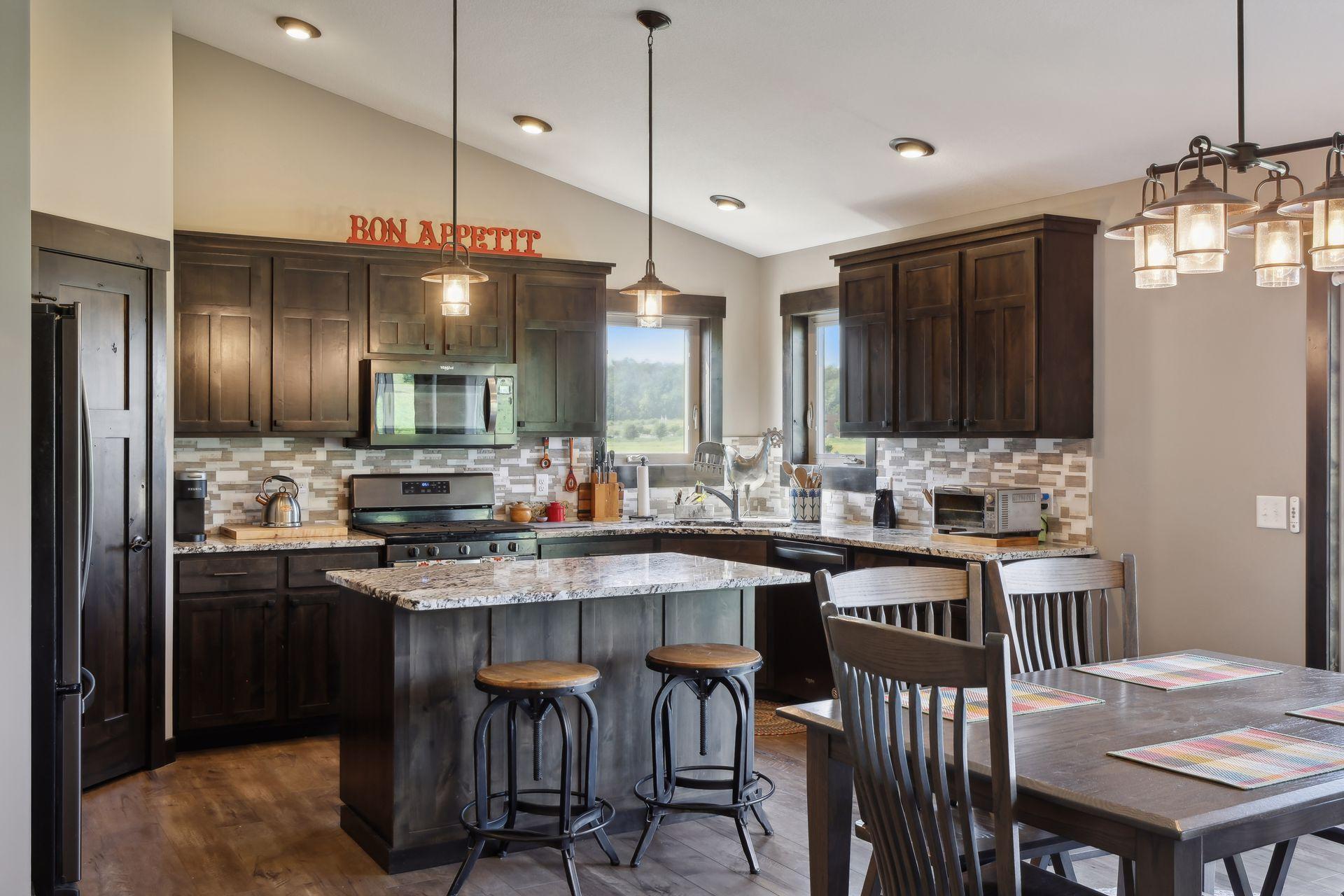 860 Brentwood Circle