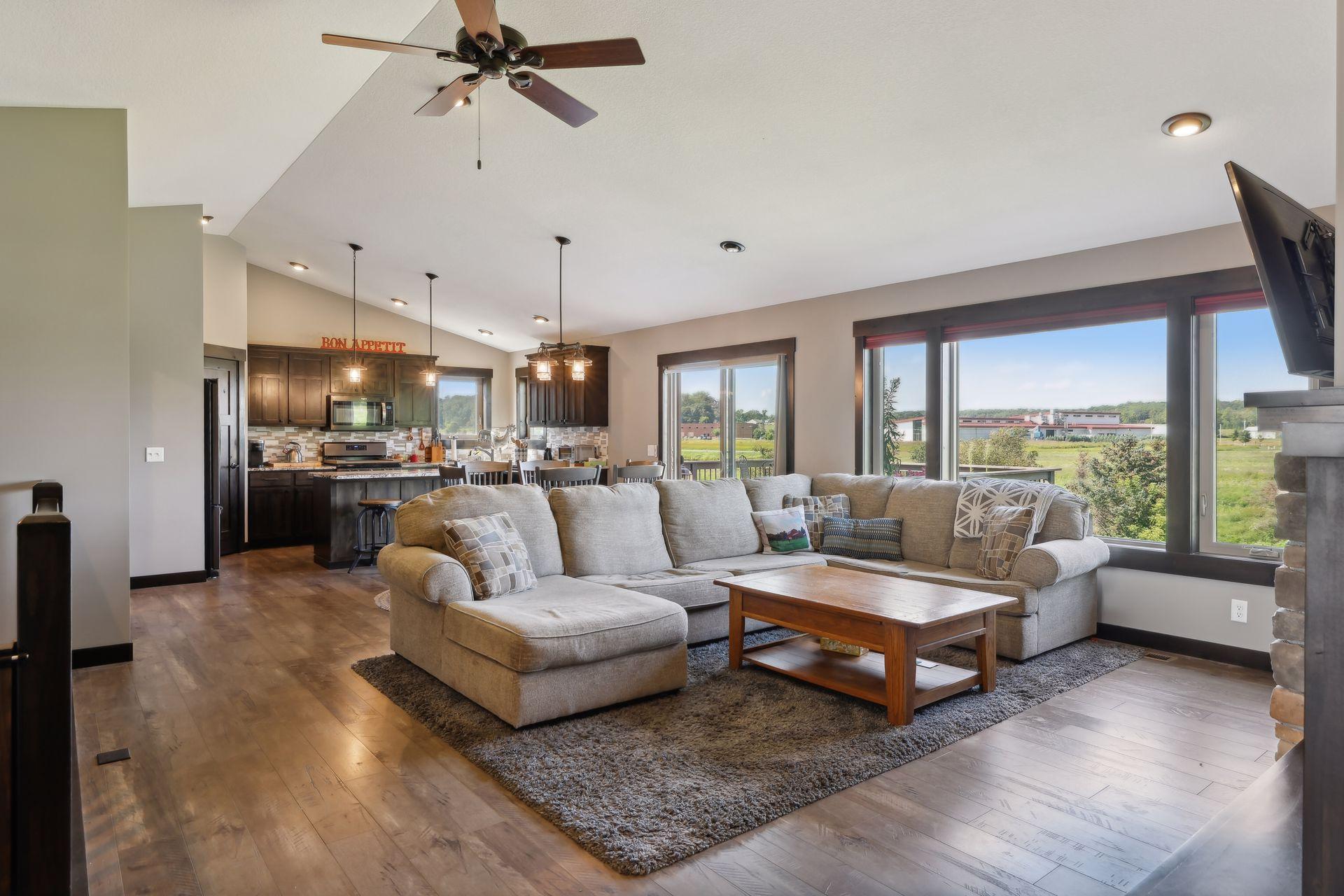 860 Brentwood Circle