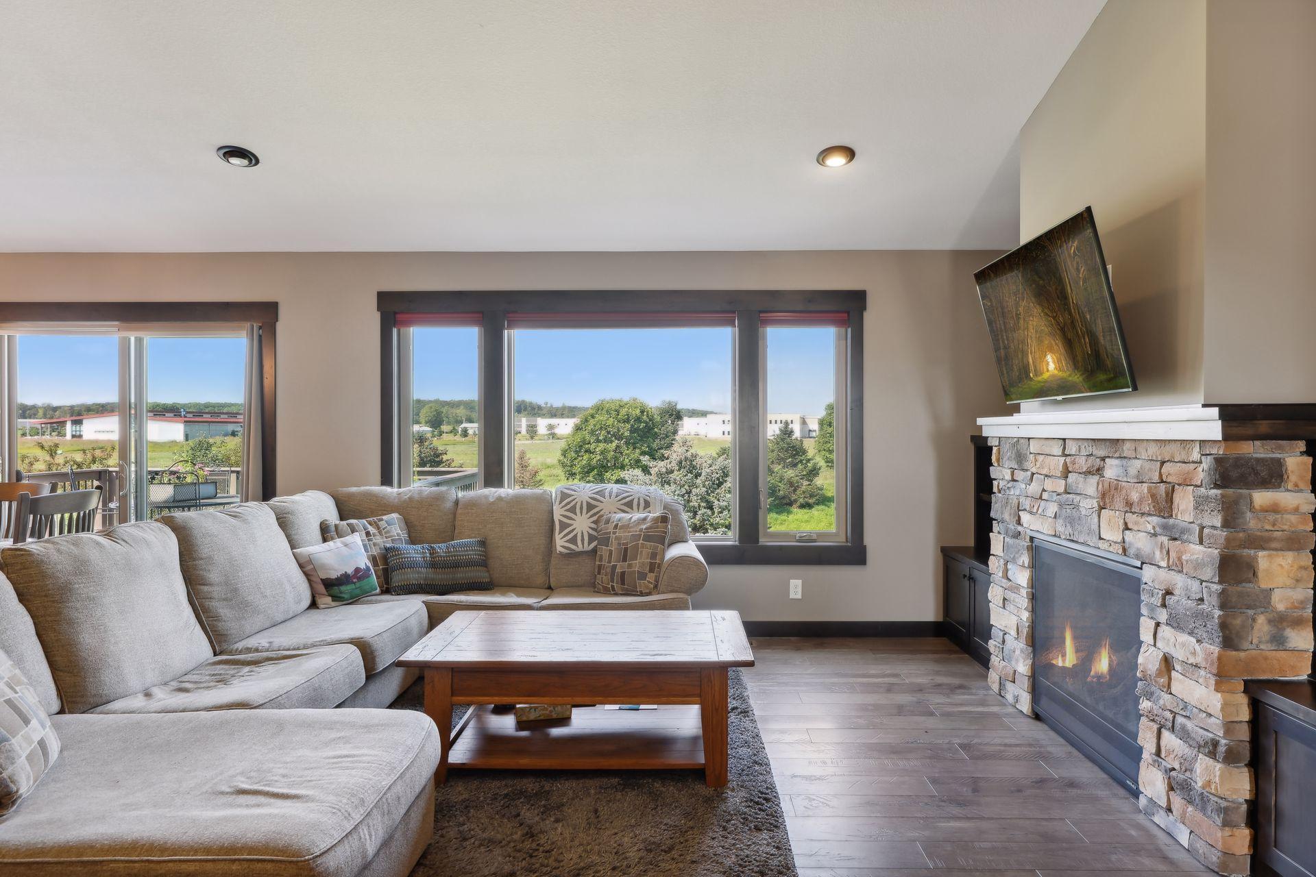 860 Brentwood Circle