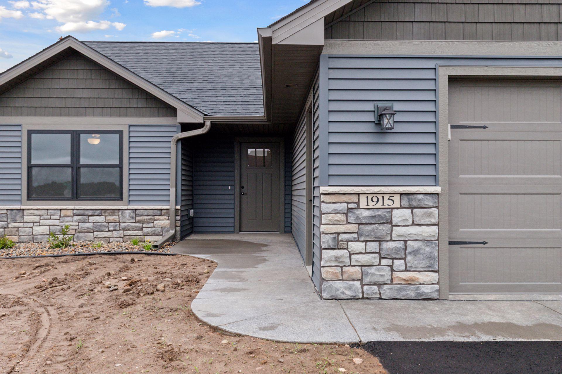 1915 Otter Way