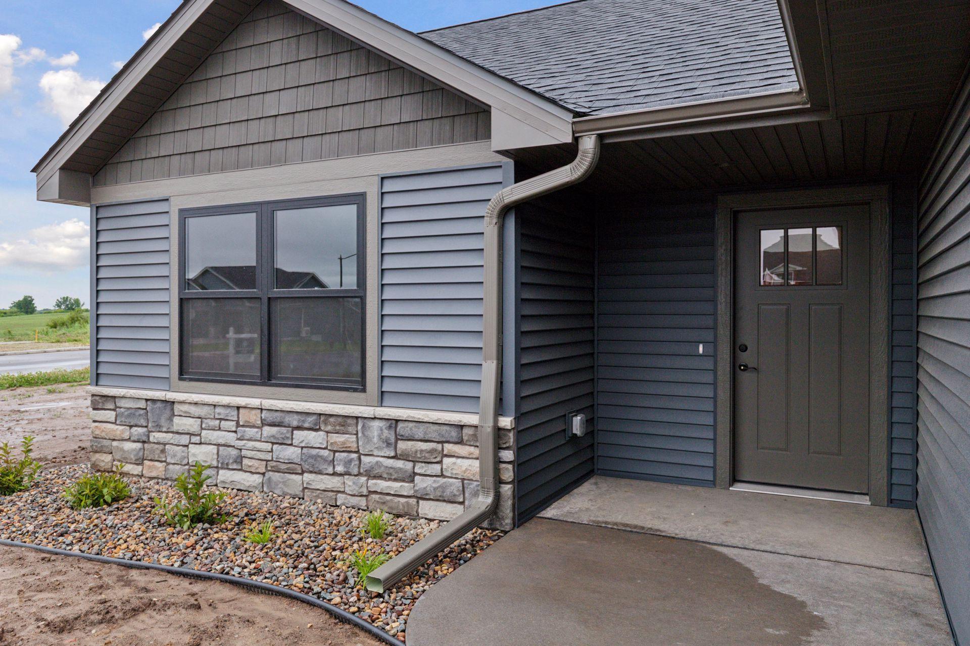 1915 Otter Way