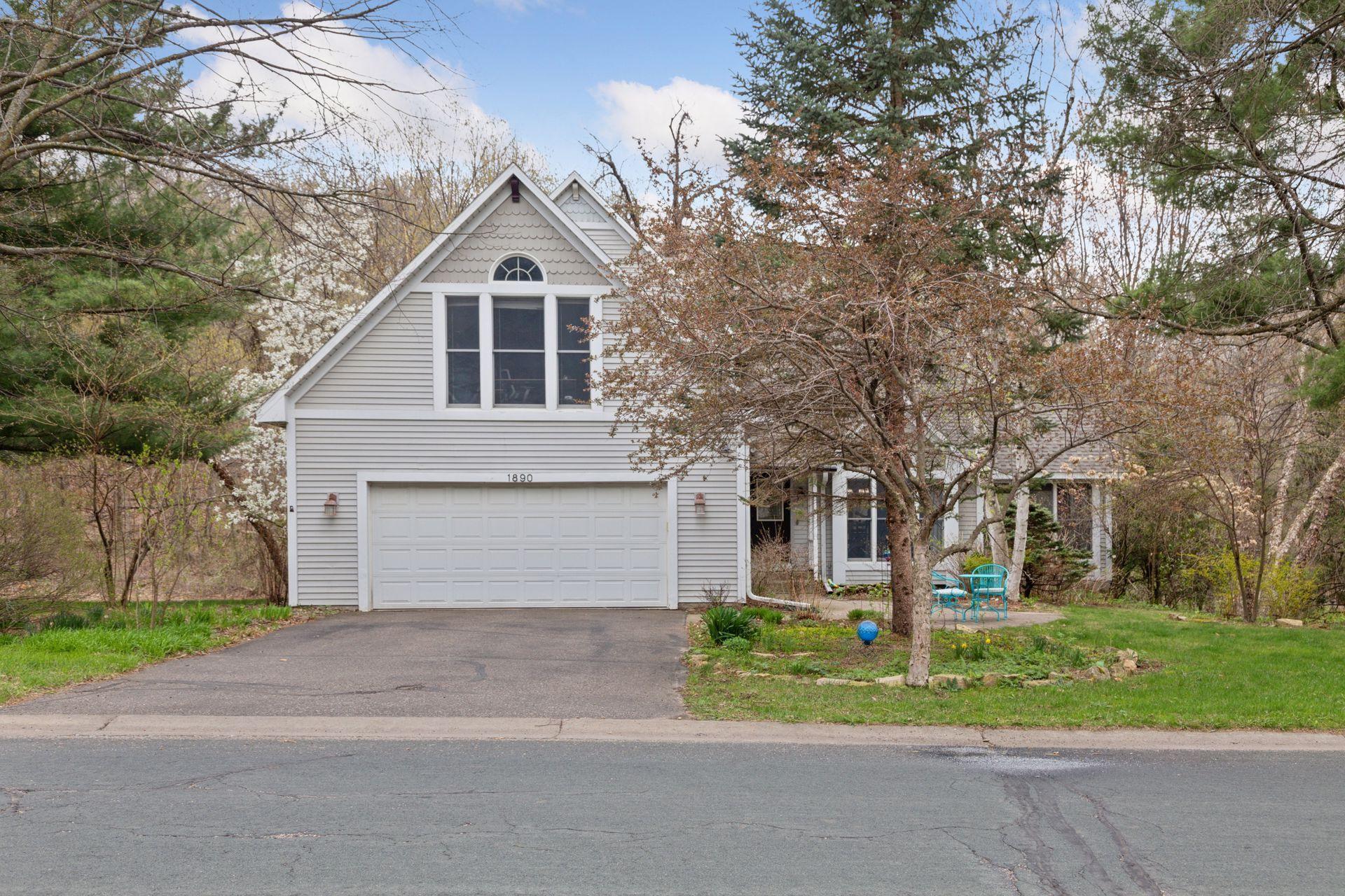 1890 Golf View Drive