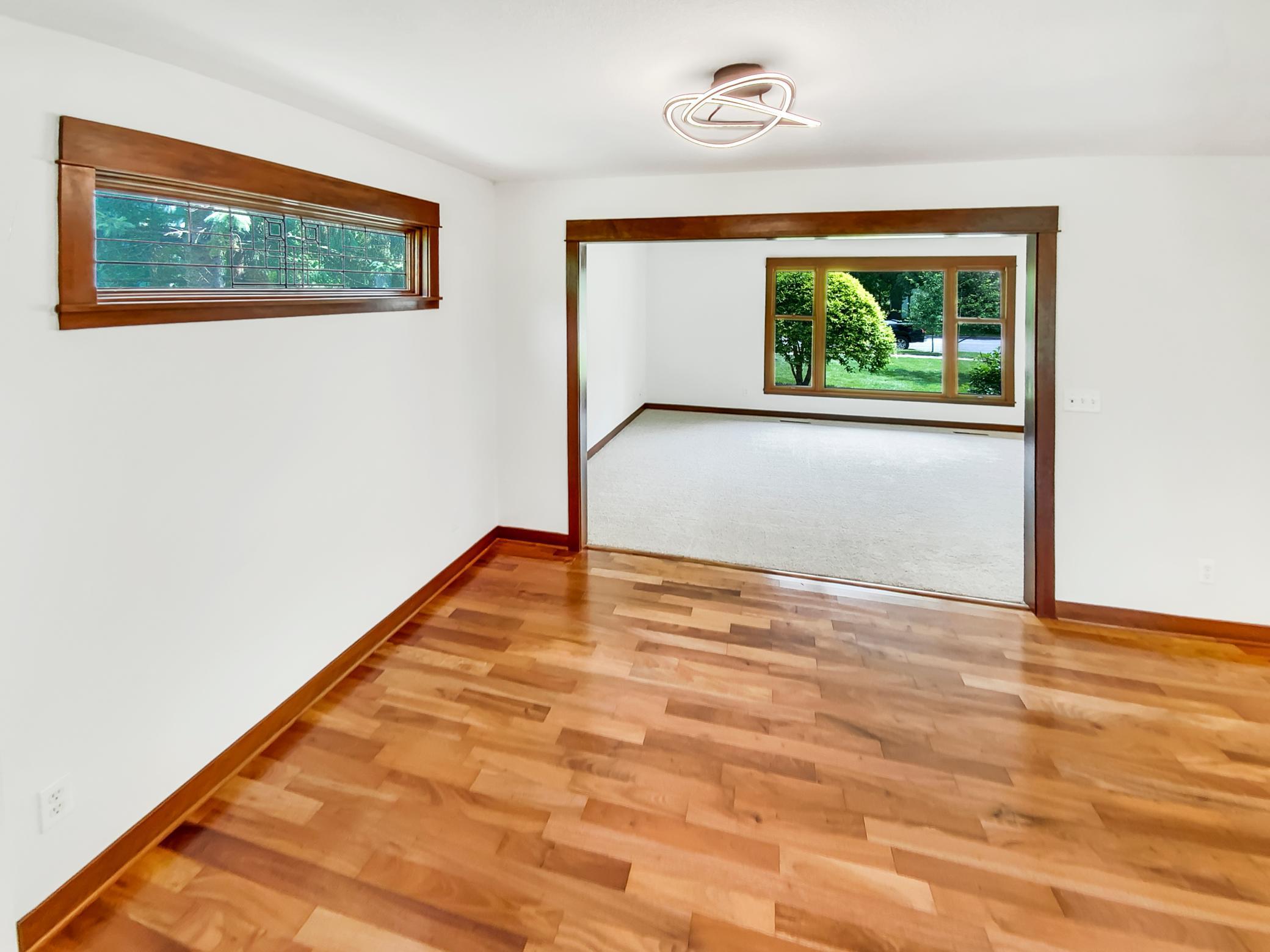 706 Greenvale Avenue W