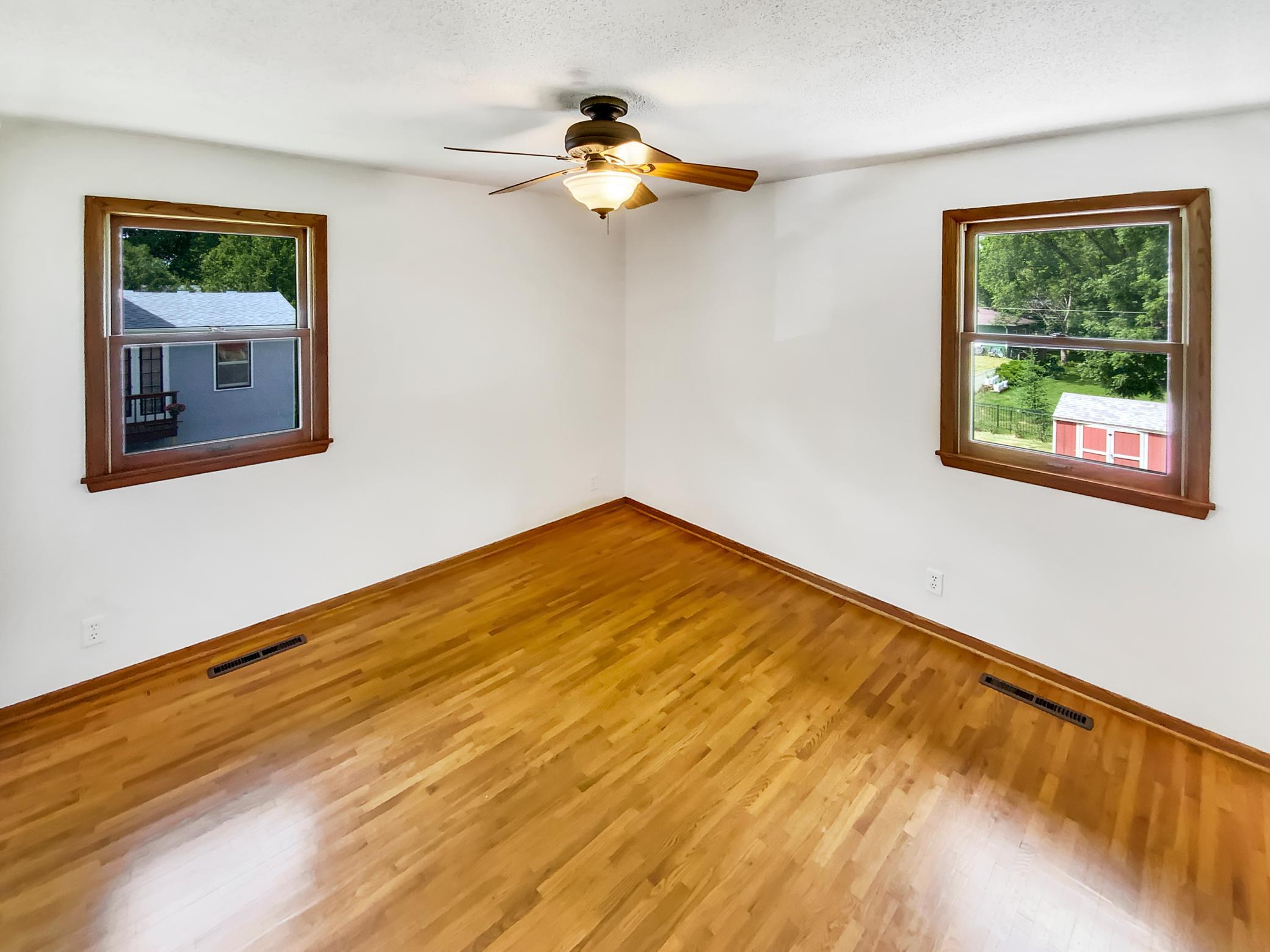 706 Greenvale Avenue W