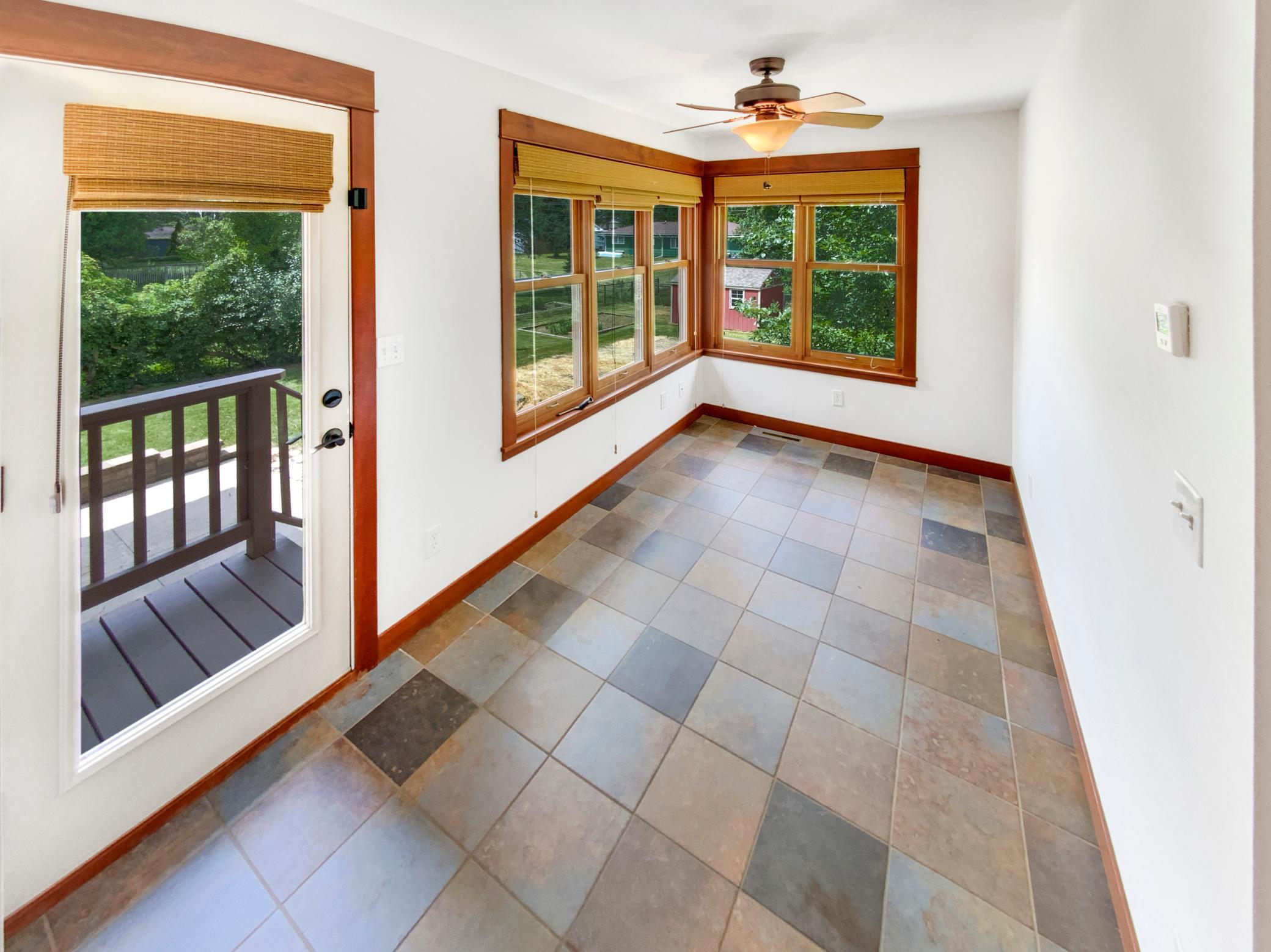 706 Greenvale Avenue W