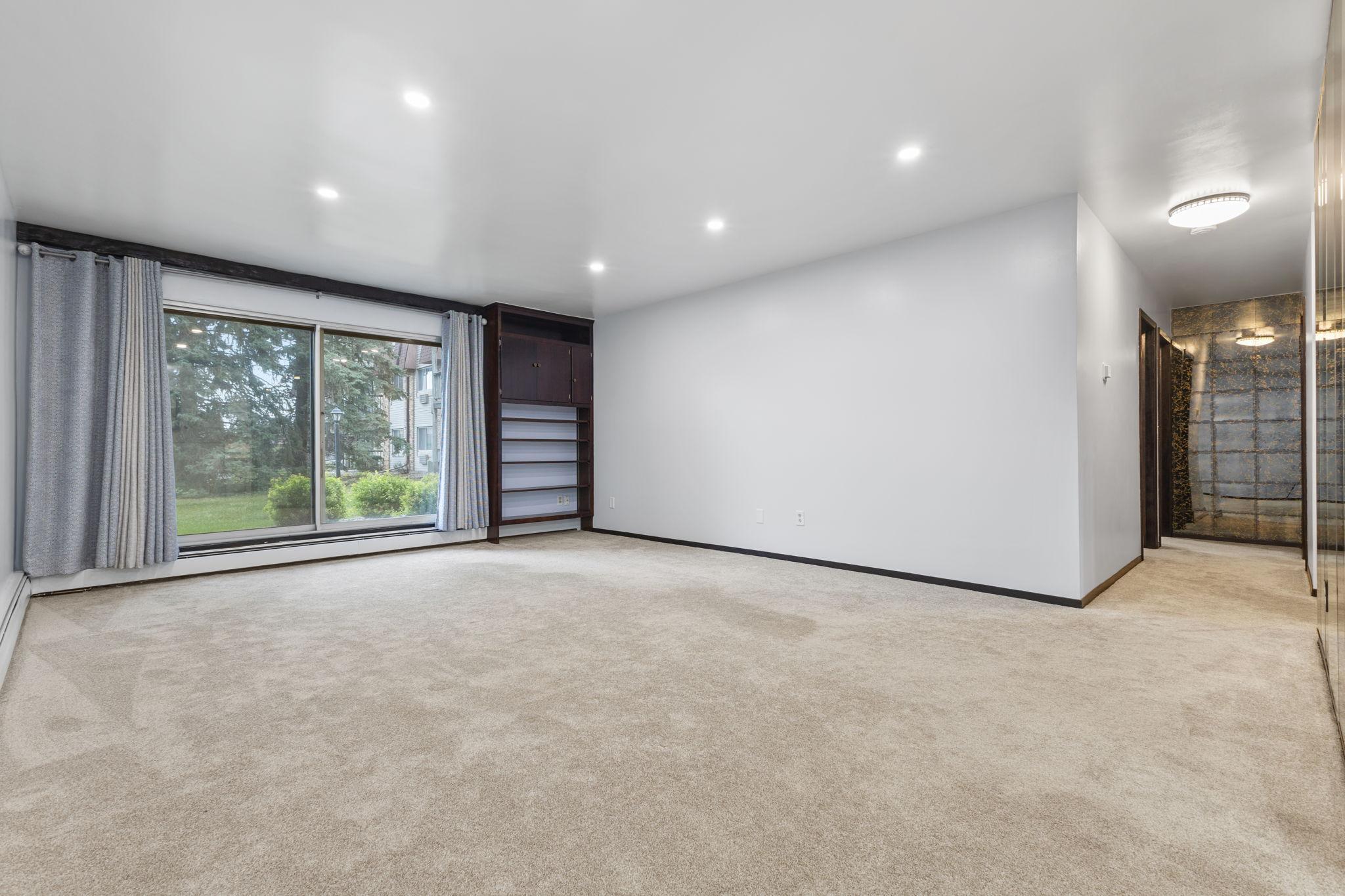 2007 E 122nd Street Unit: B2