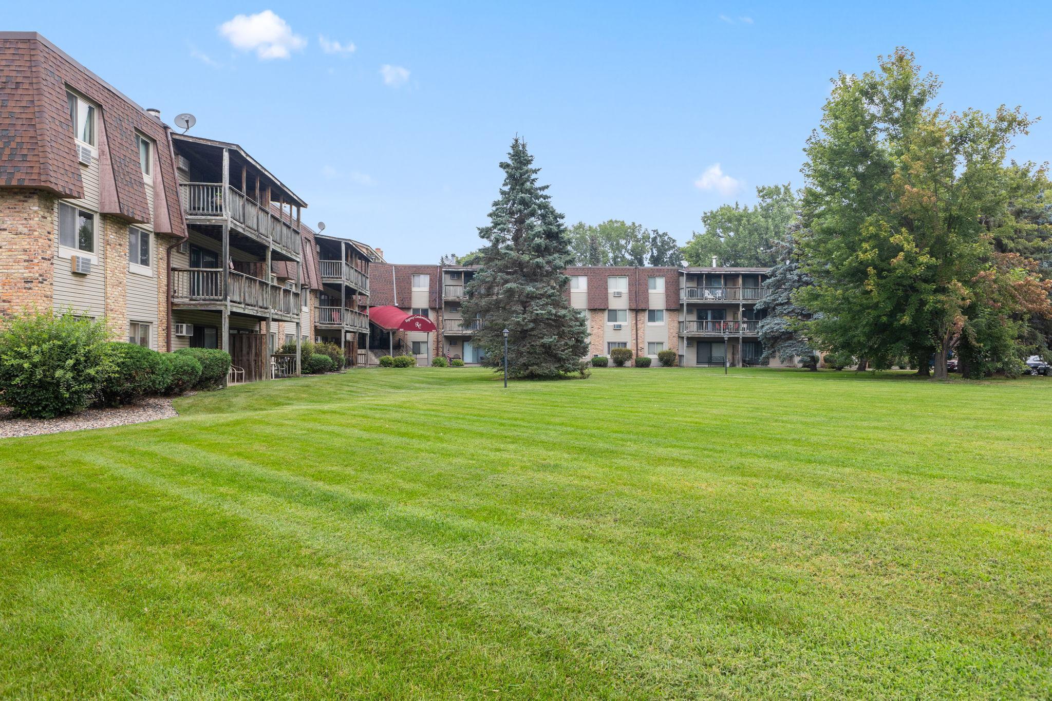 2007 E 122nd Street Unit: B2