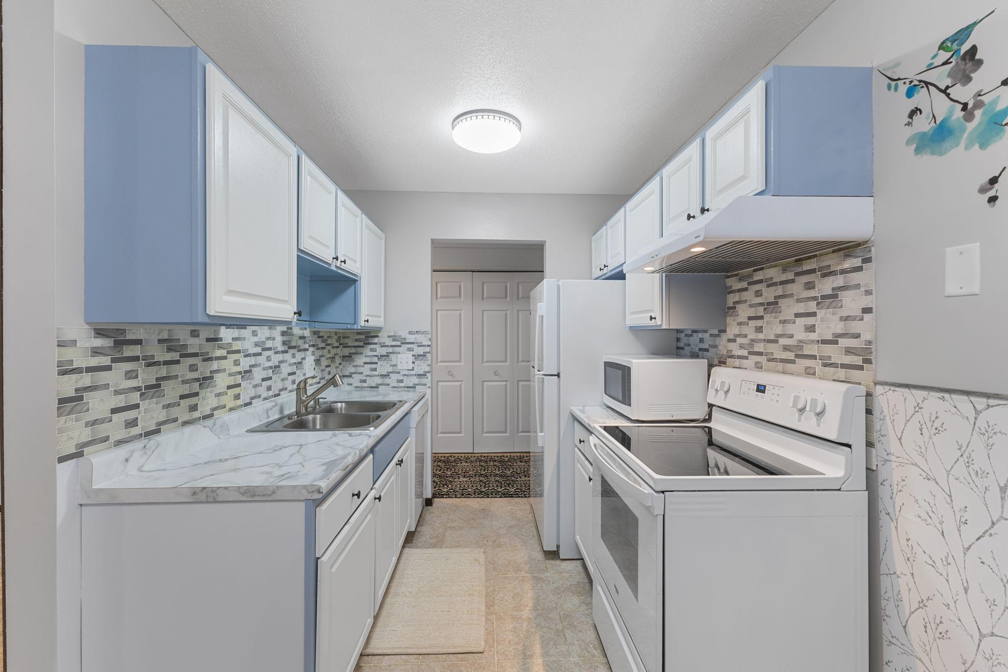 2007 E 122nd Street Unit: B2