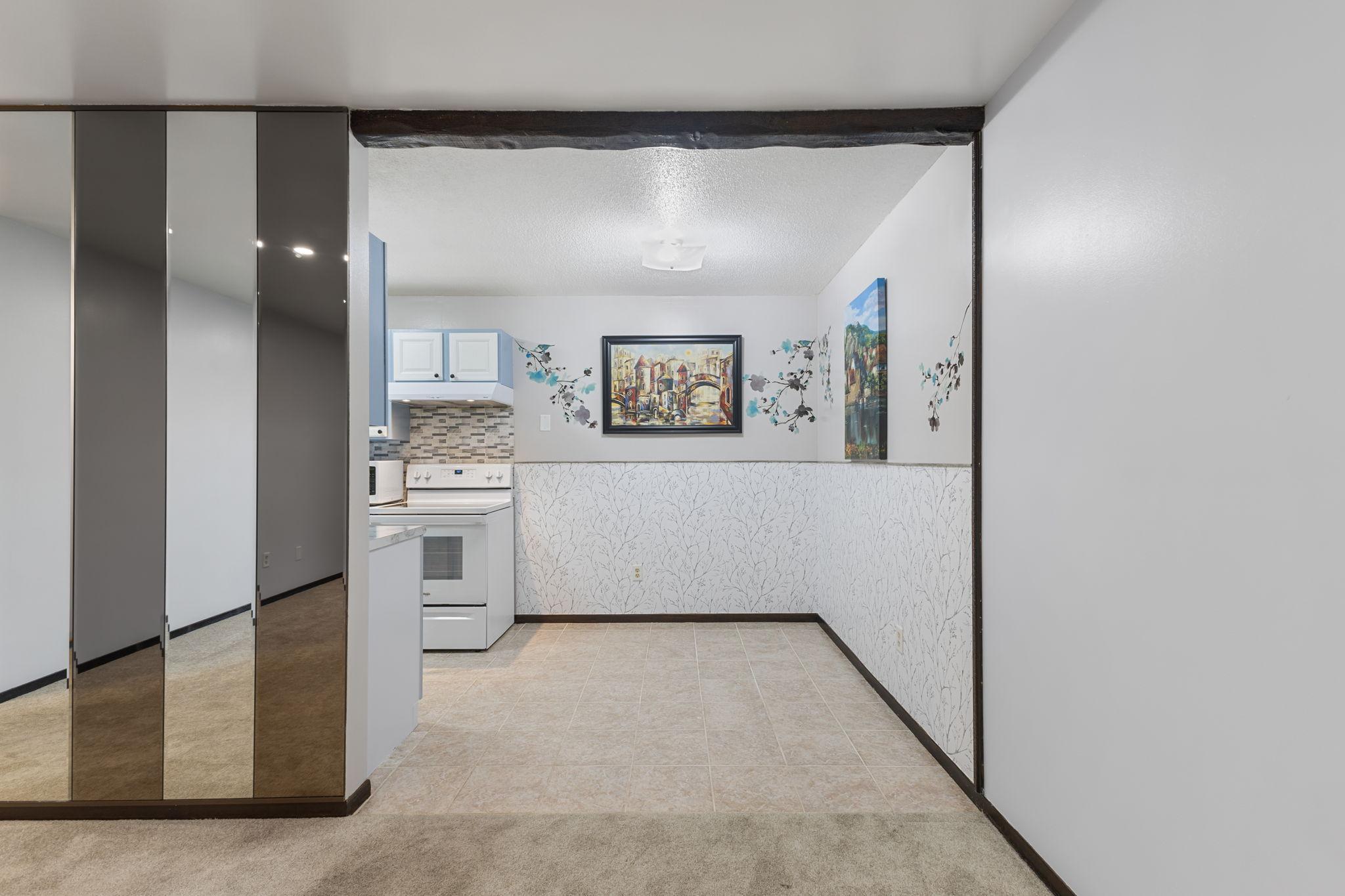 2007 E 122nd Street Unit: B2