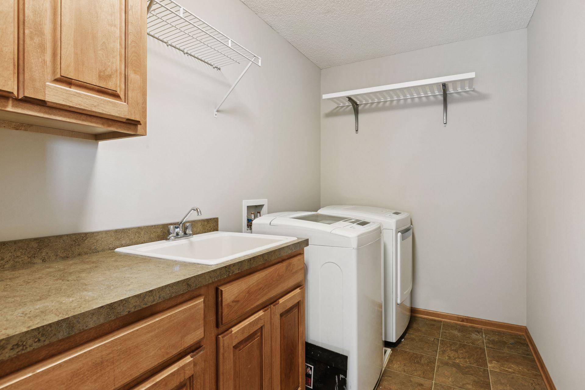 489 Canyon Boulevard