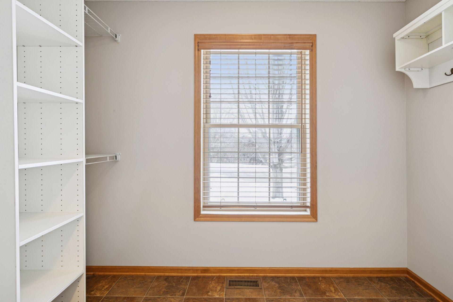 489 Canyon Boulevard