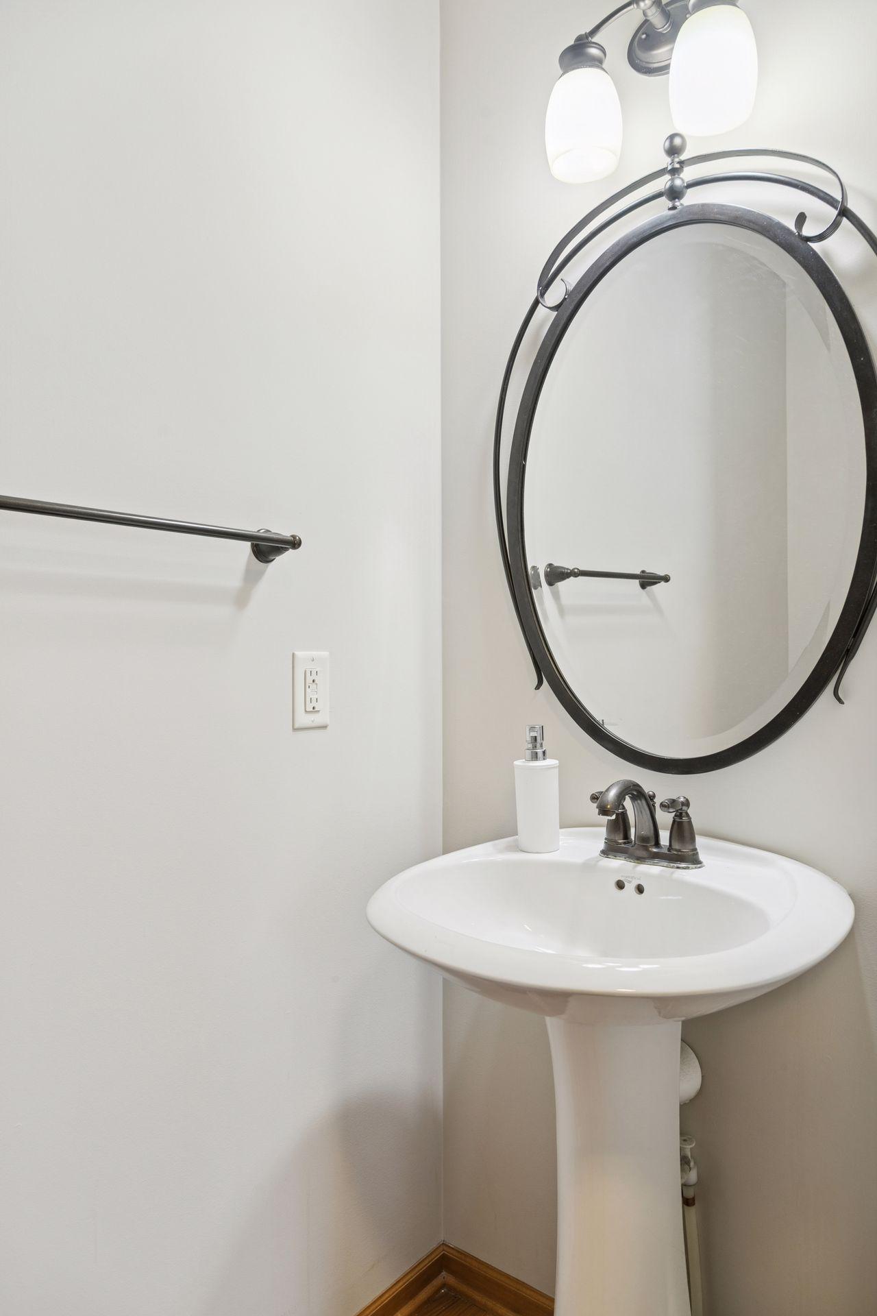 489 Canyon Boulevard