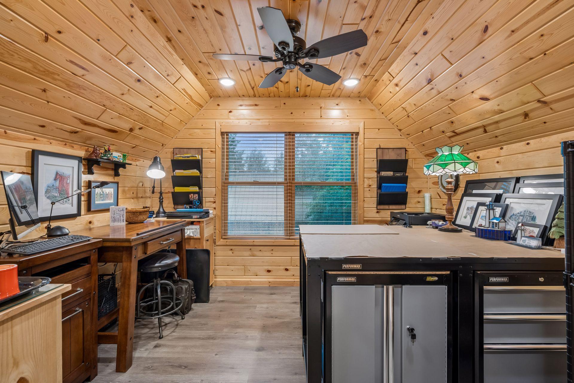 7125 Rainbow Lane