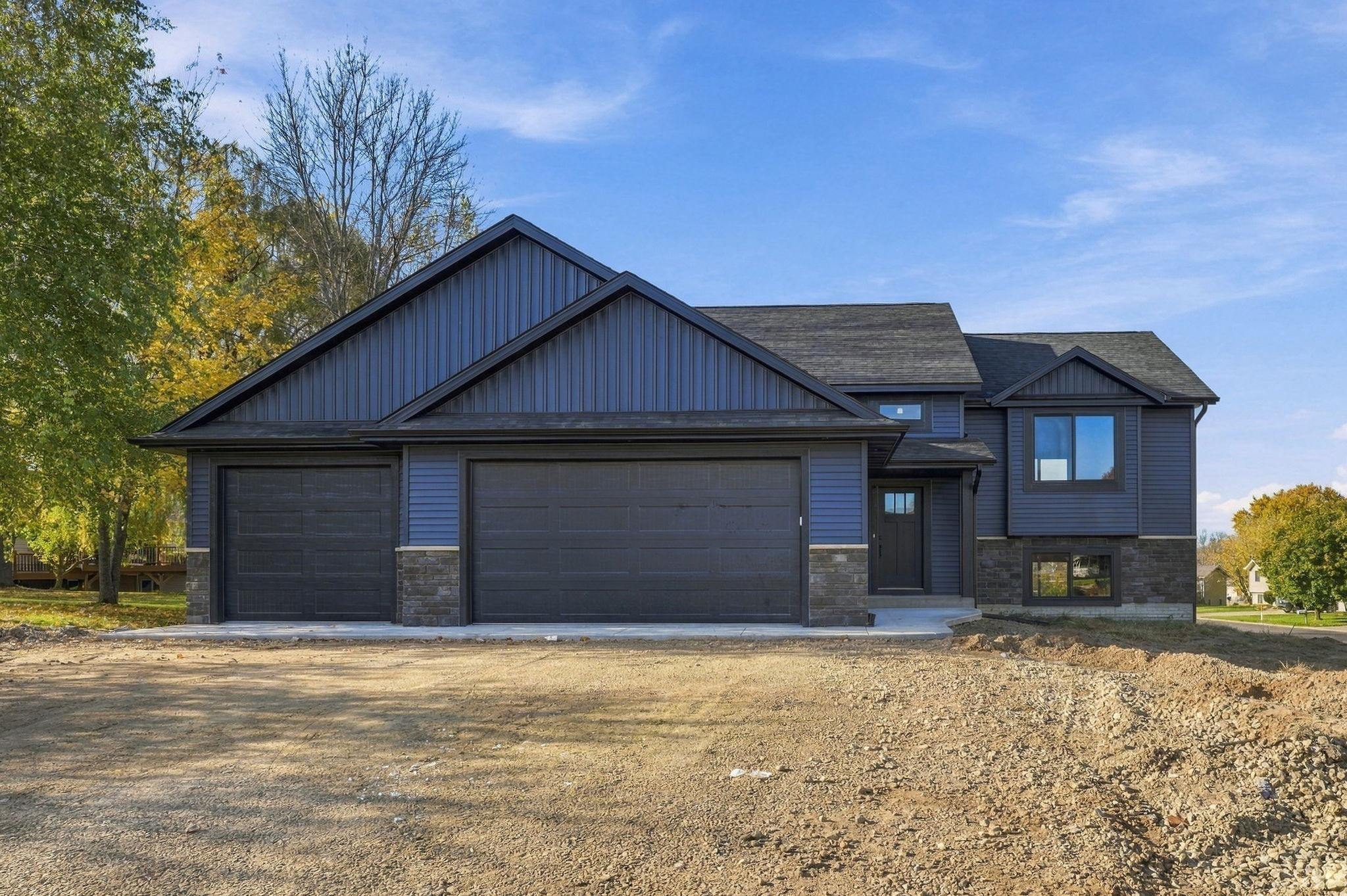 521 Summit Circle