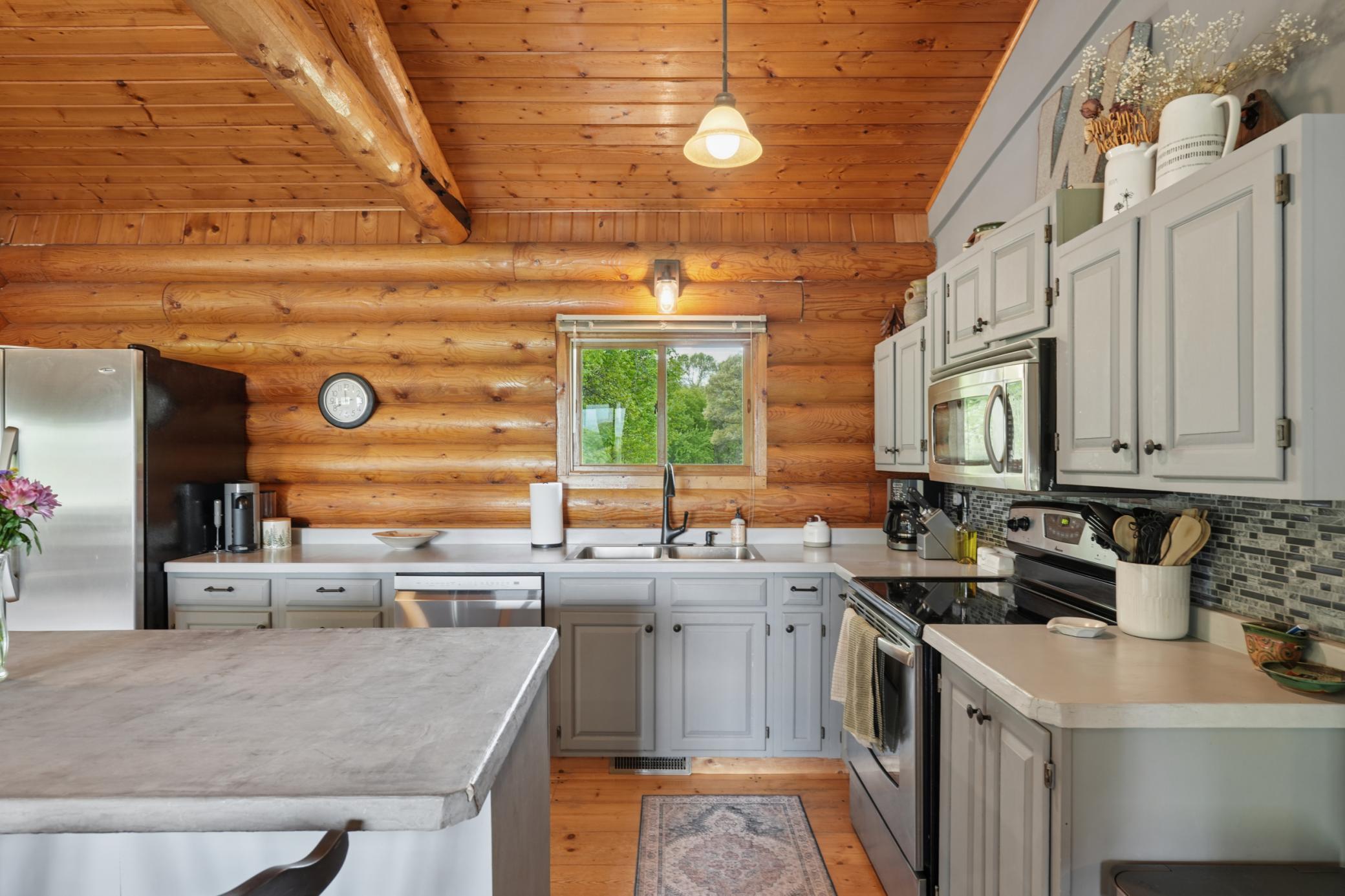 1295 Evergreen Drive