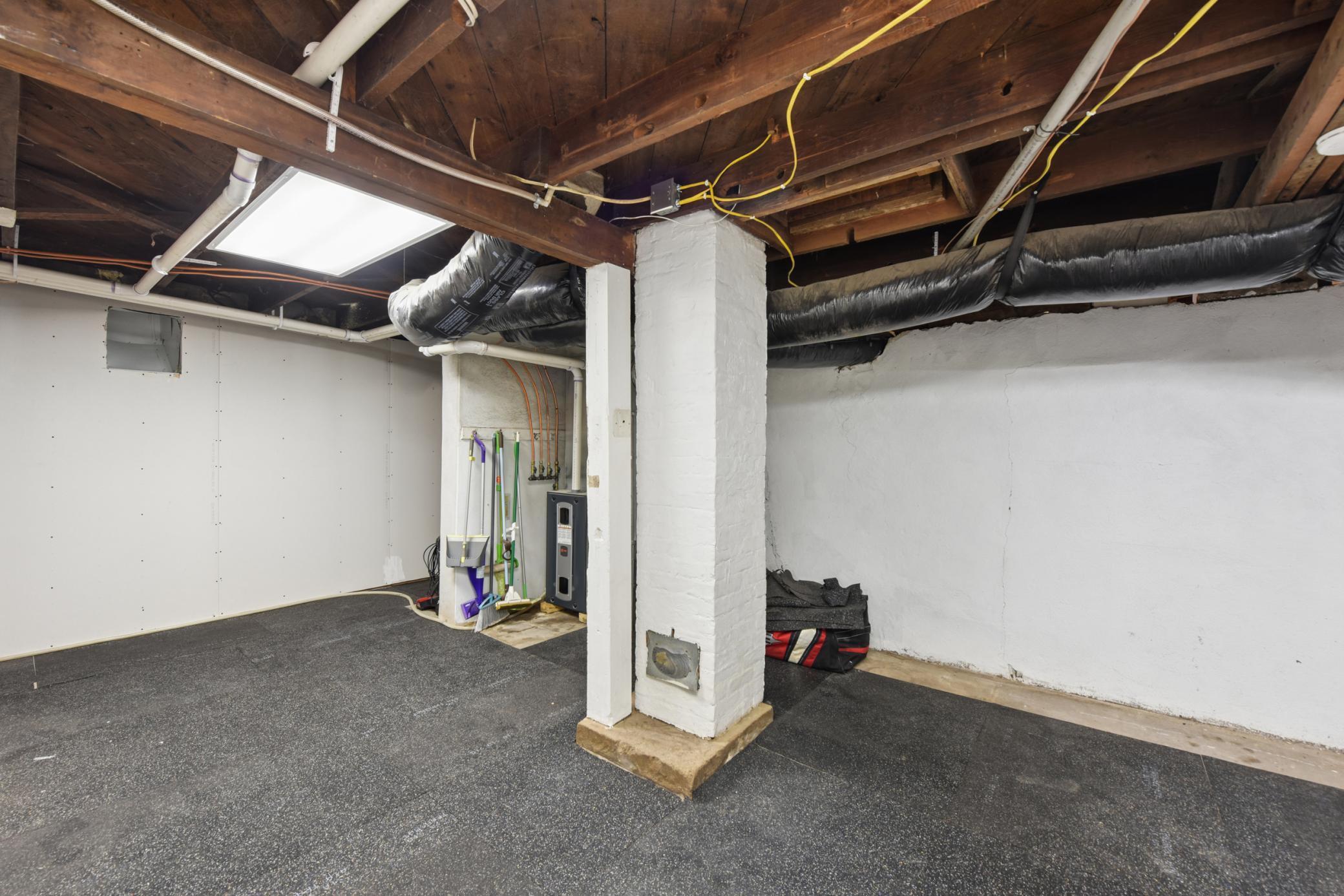 1079 Baker Avenue