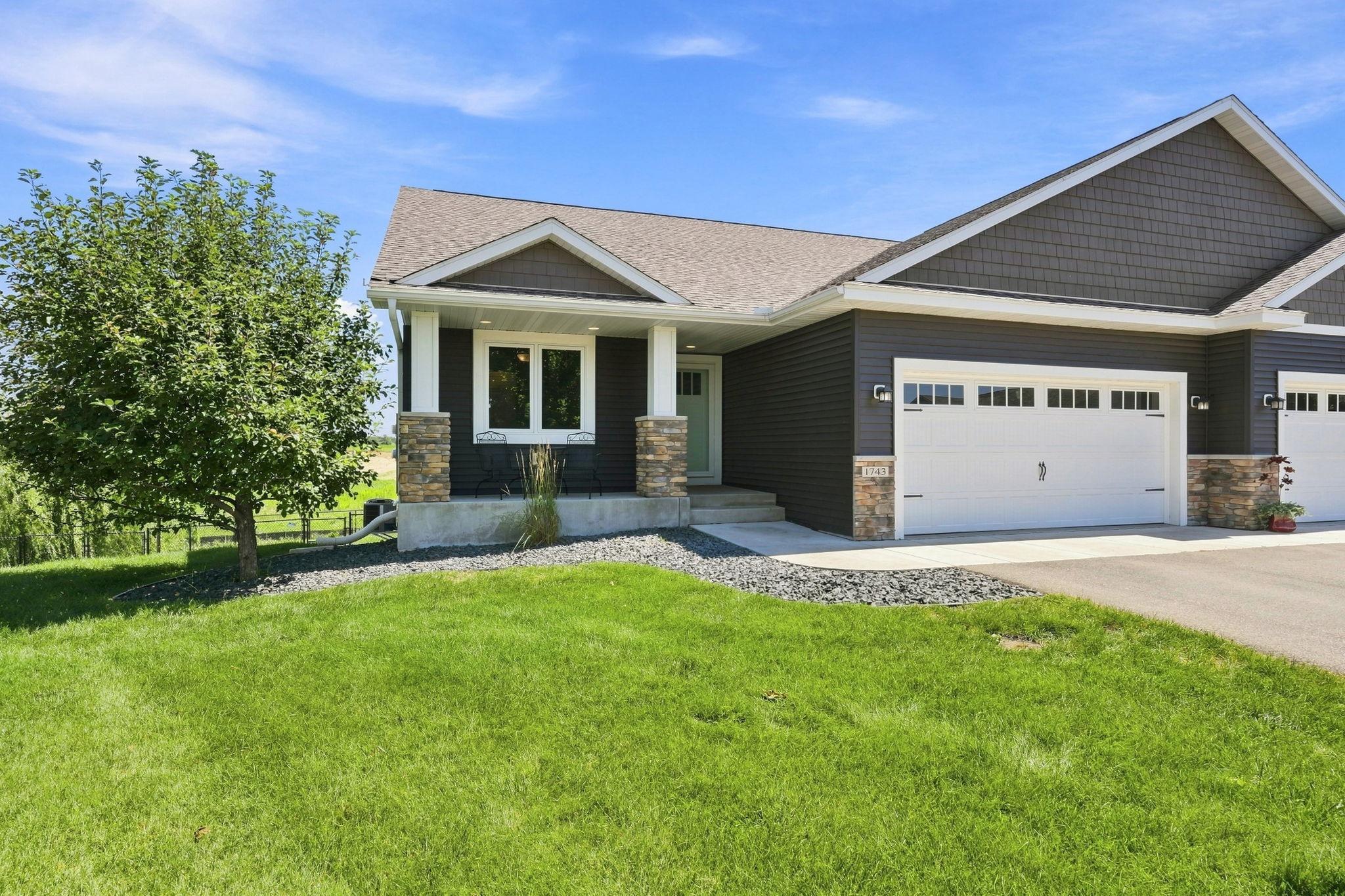 1743 Ducktail Court