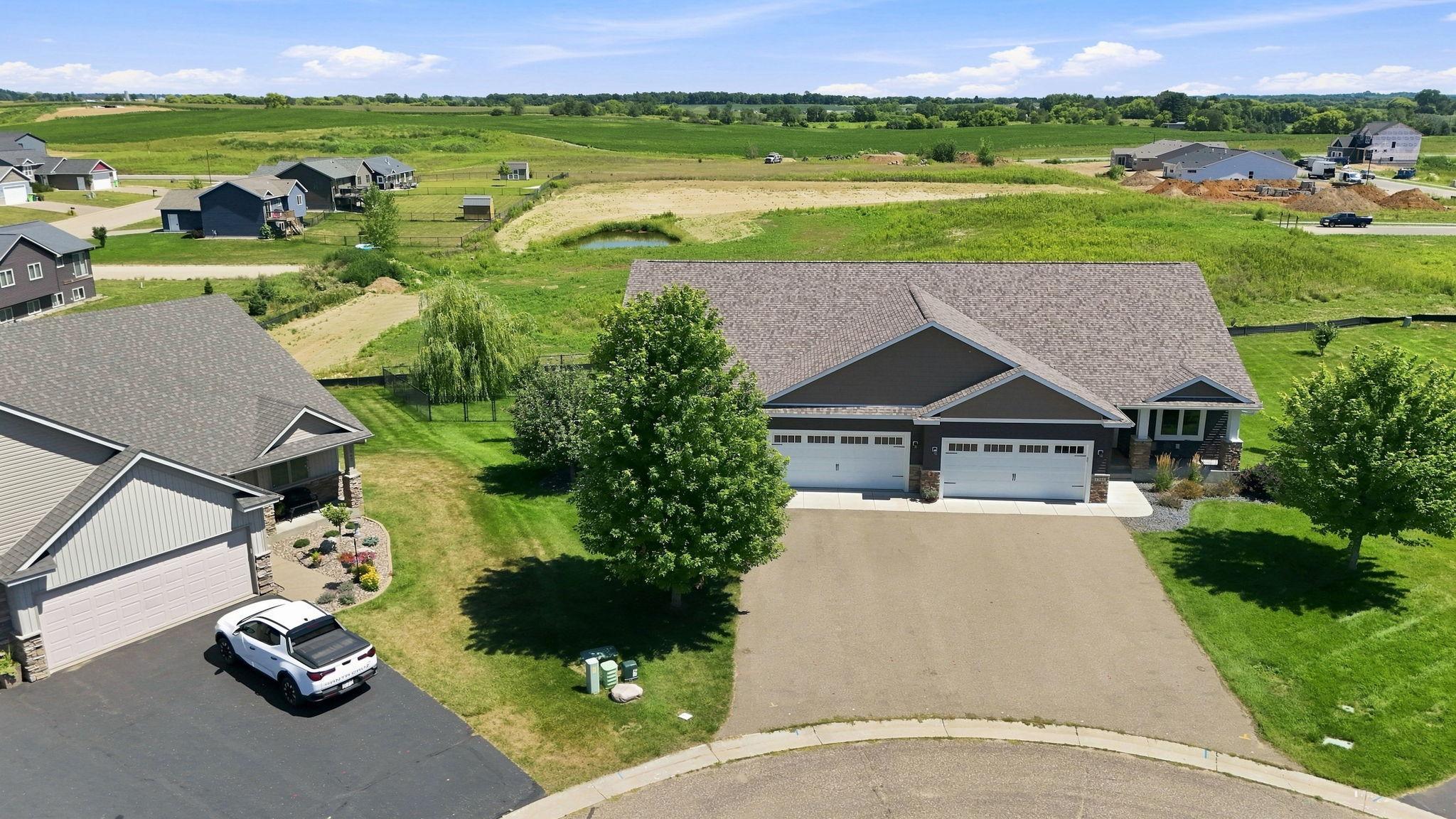 1743 Ducktail Court