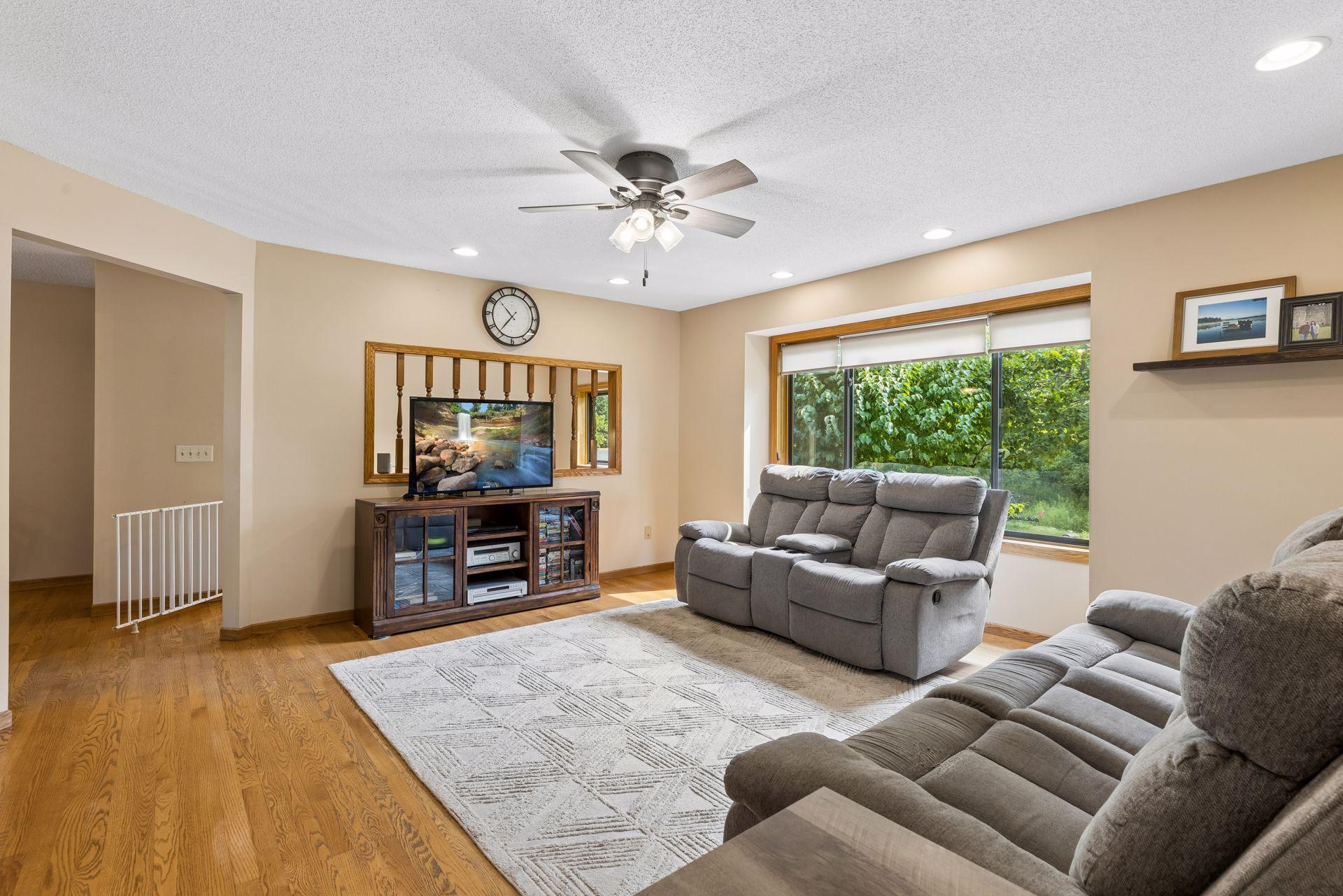 1076 Cottonwood Drive