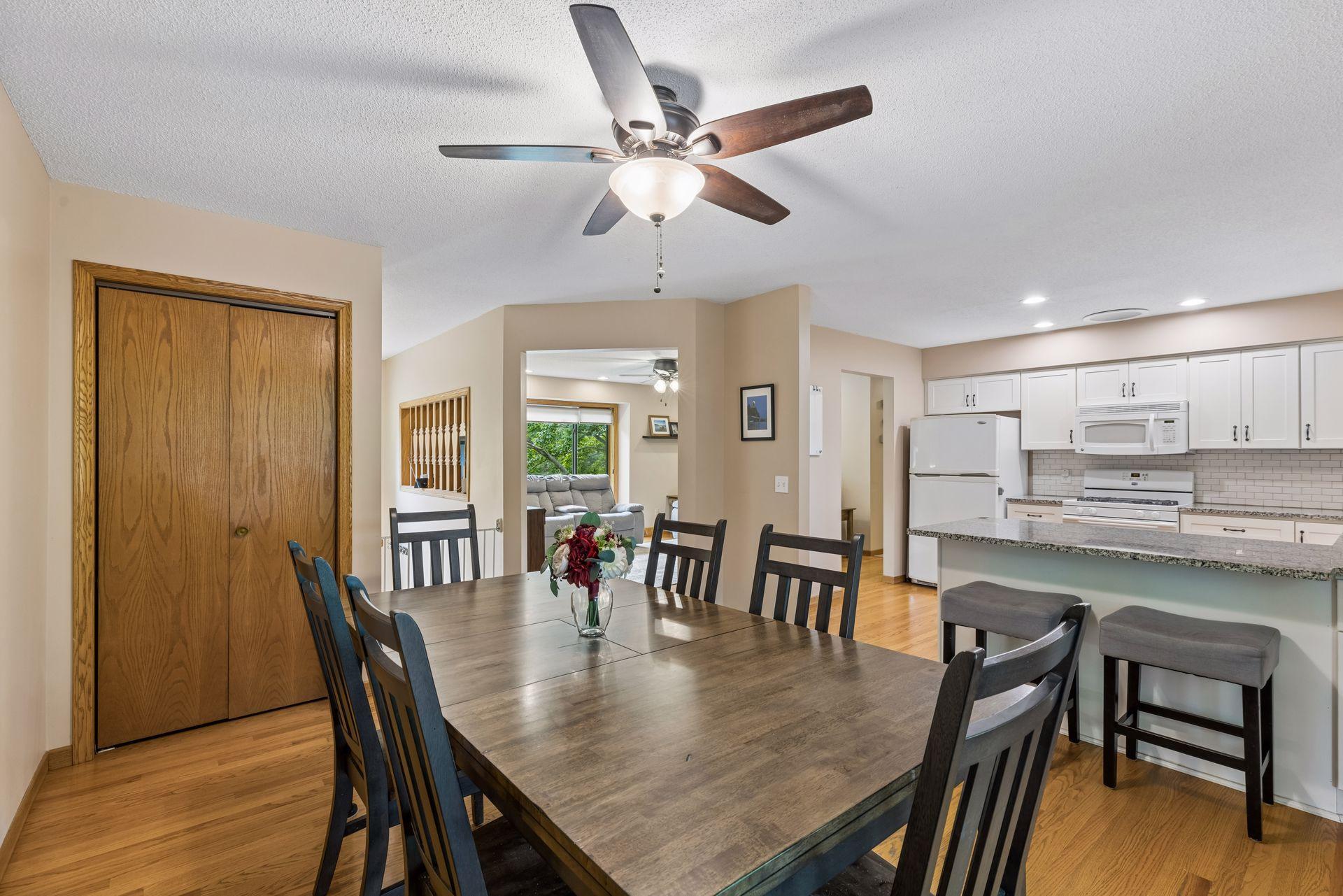 1076 Cottonwood Drive