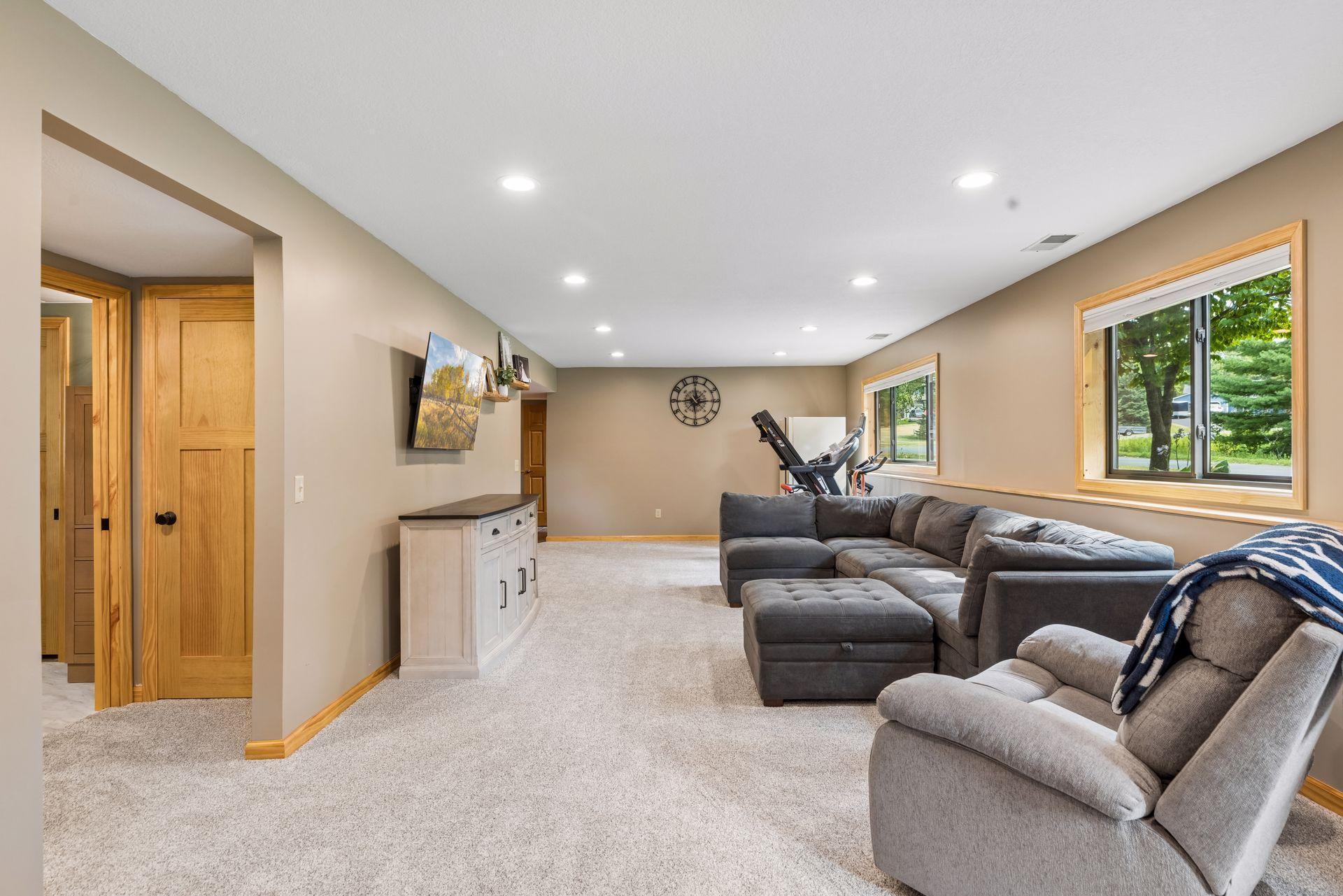 1076 Cottonwood Drive