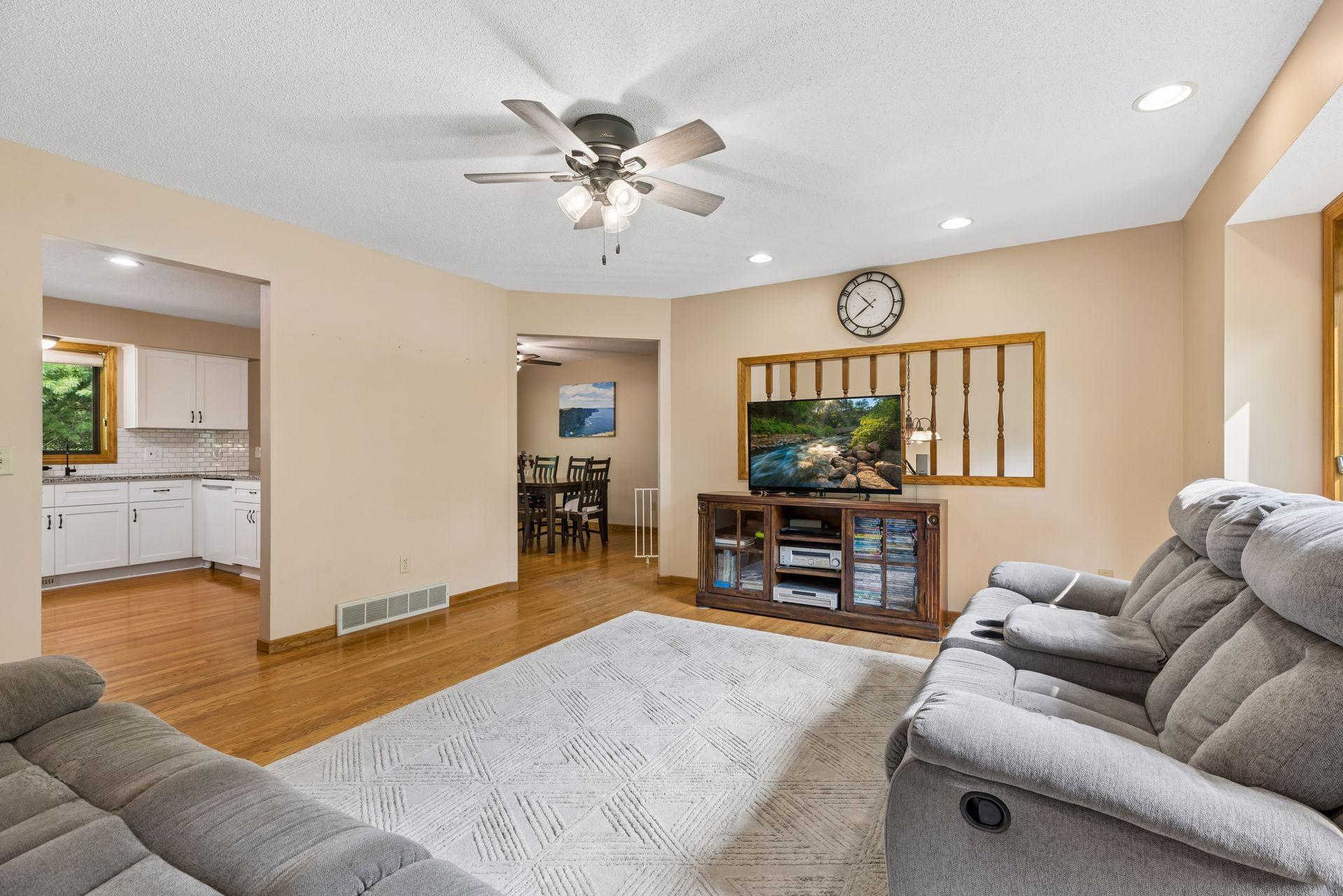1076 Cottonwood Drive