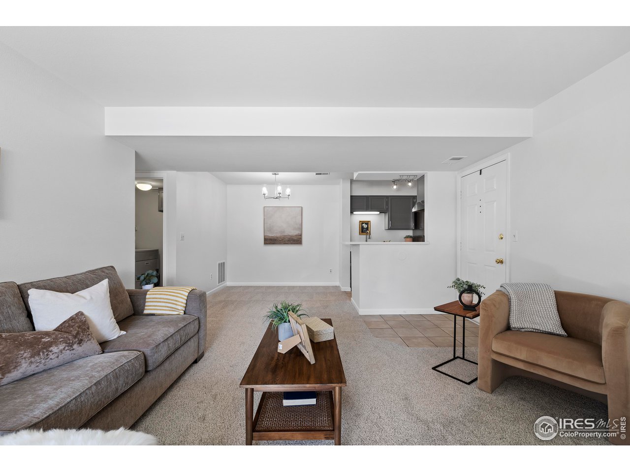 4658 White Rock Cir 2