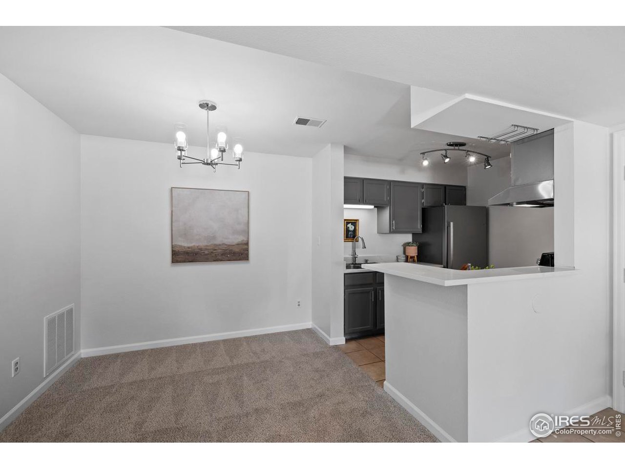 4658 White Rock Cir 2