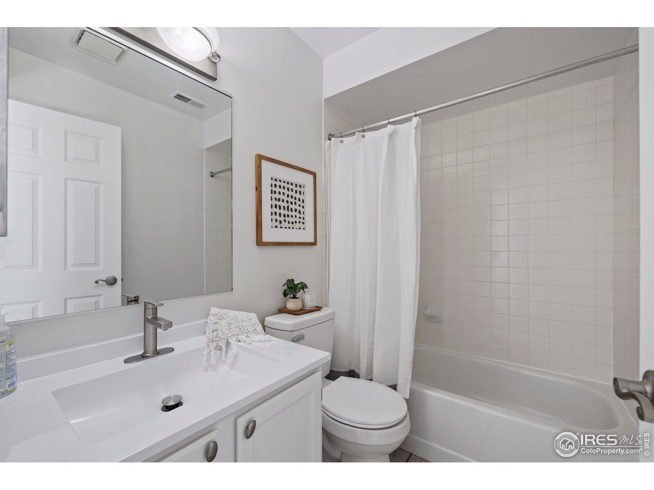 4658 White Rock Cir 2