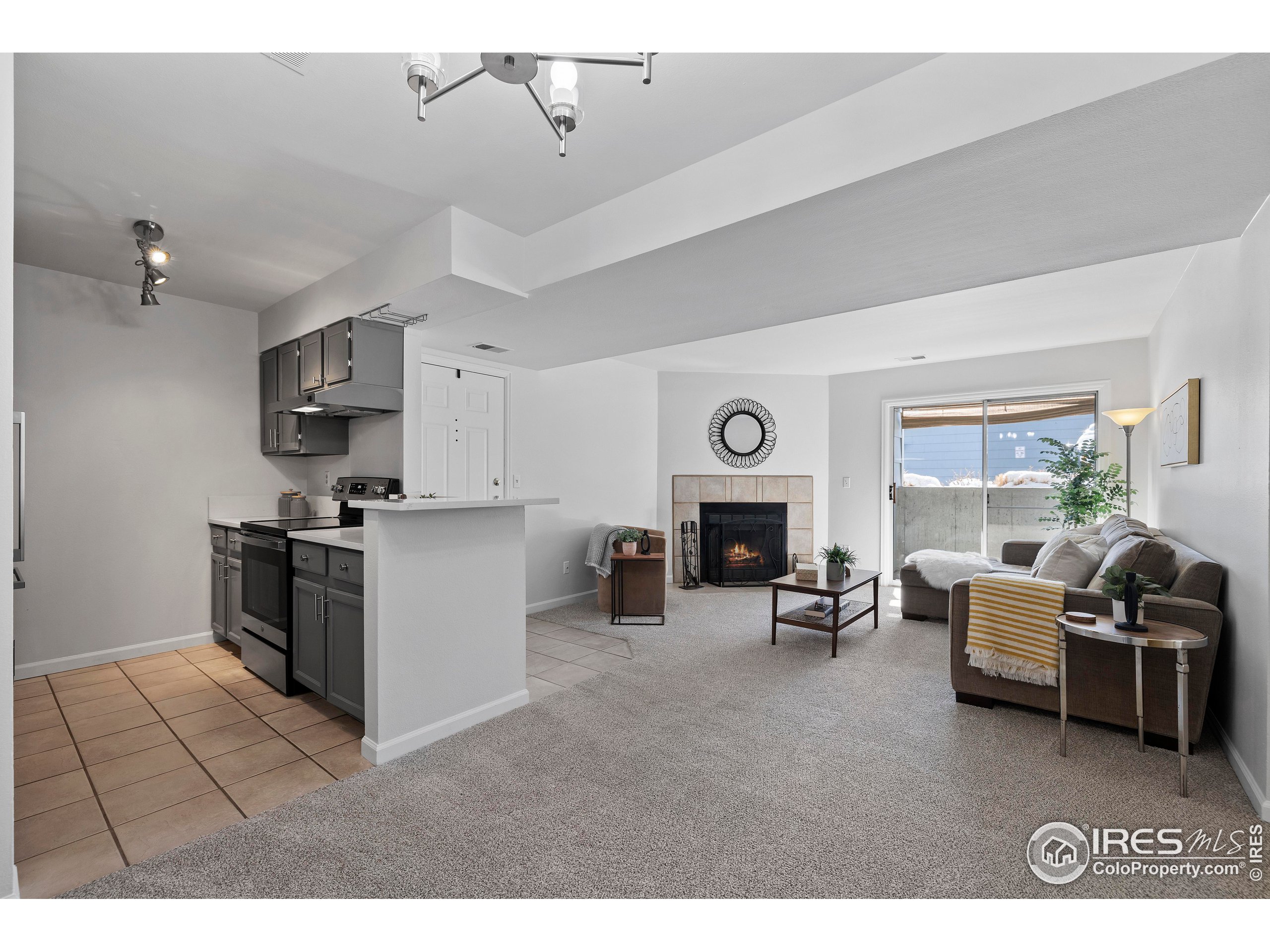 4658 White Rock Cir 2