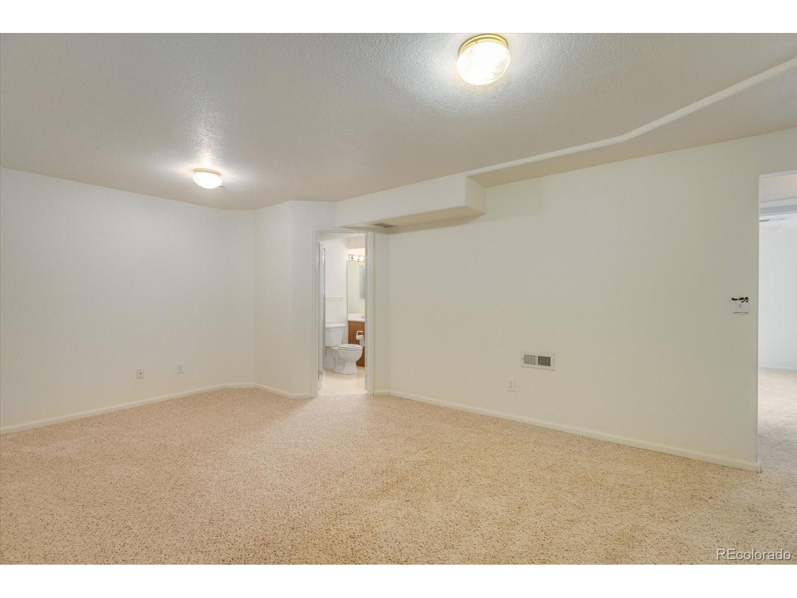 1601 Great Western Dr Unit: O3