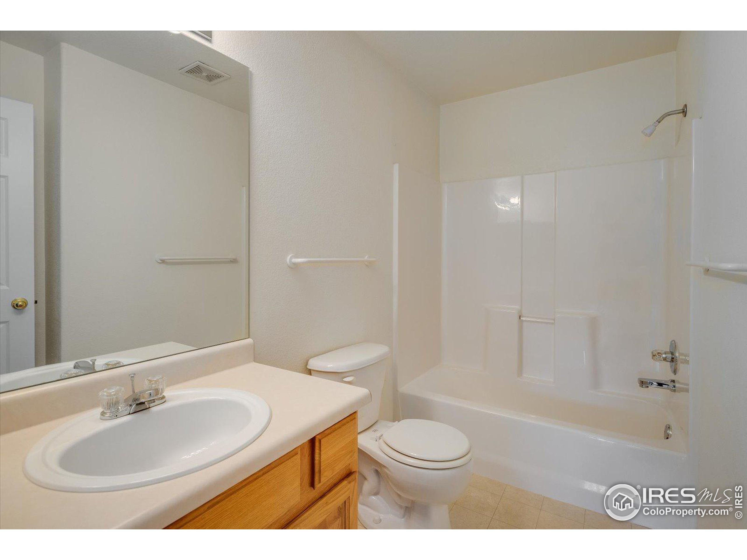 1601 Great Western Dr Unit: 3