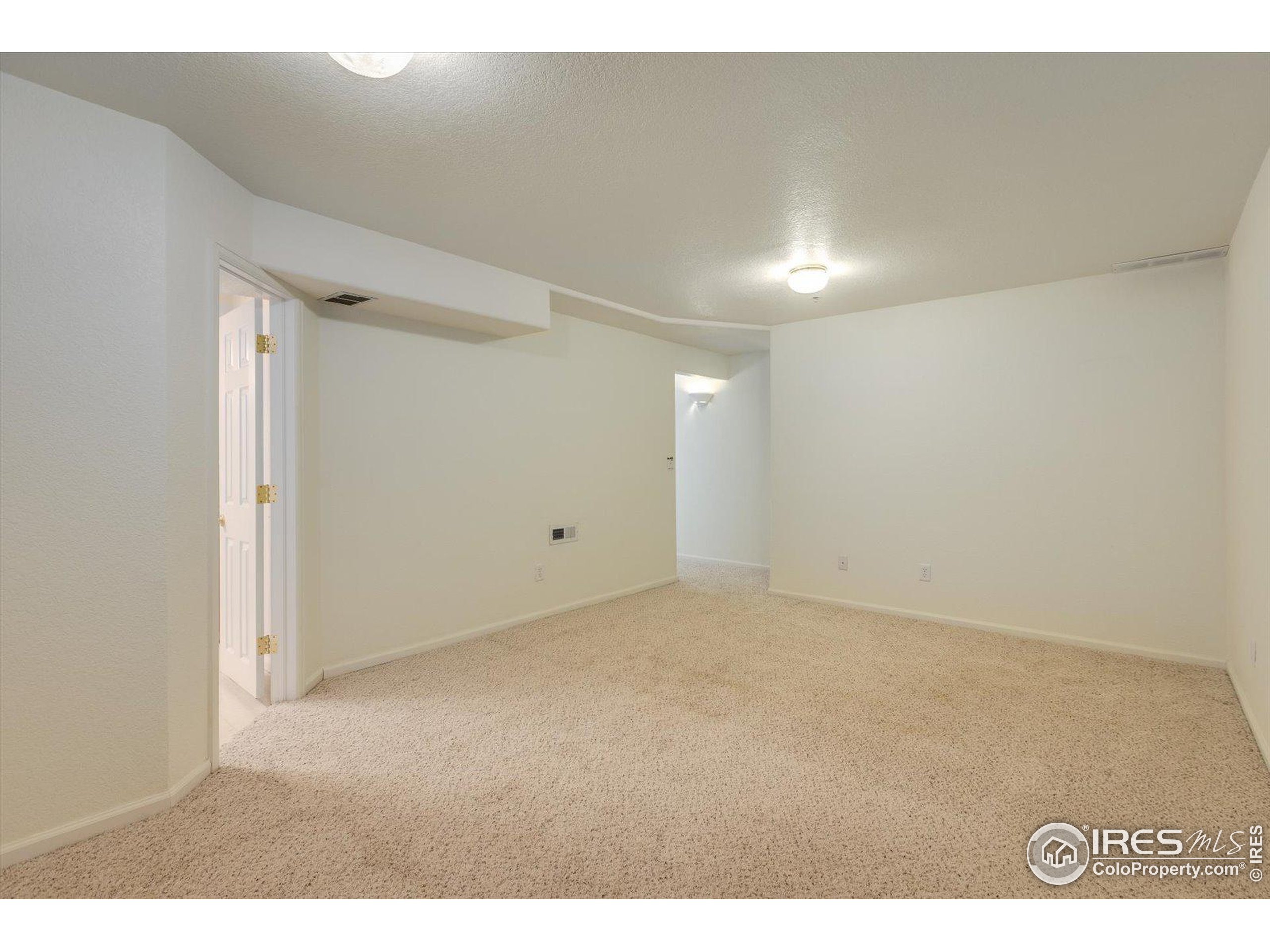 1601 Great Western Dr Unit: 3